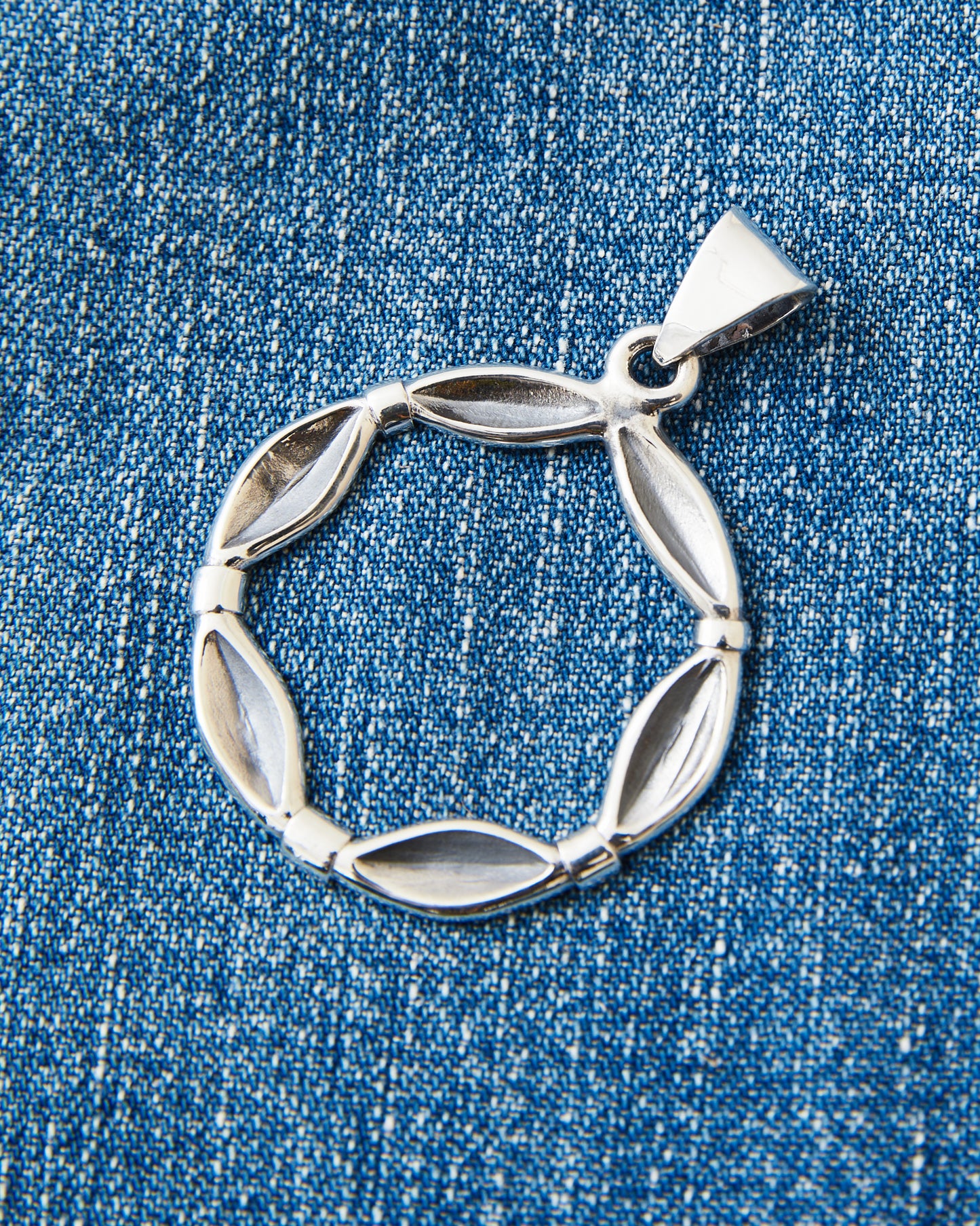 Larry Smith Silver Bamboo Circular Pendant NL-0167