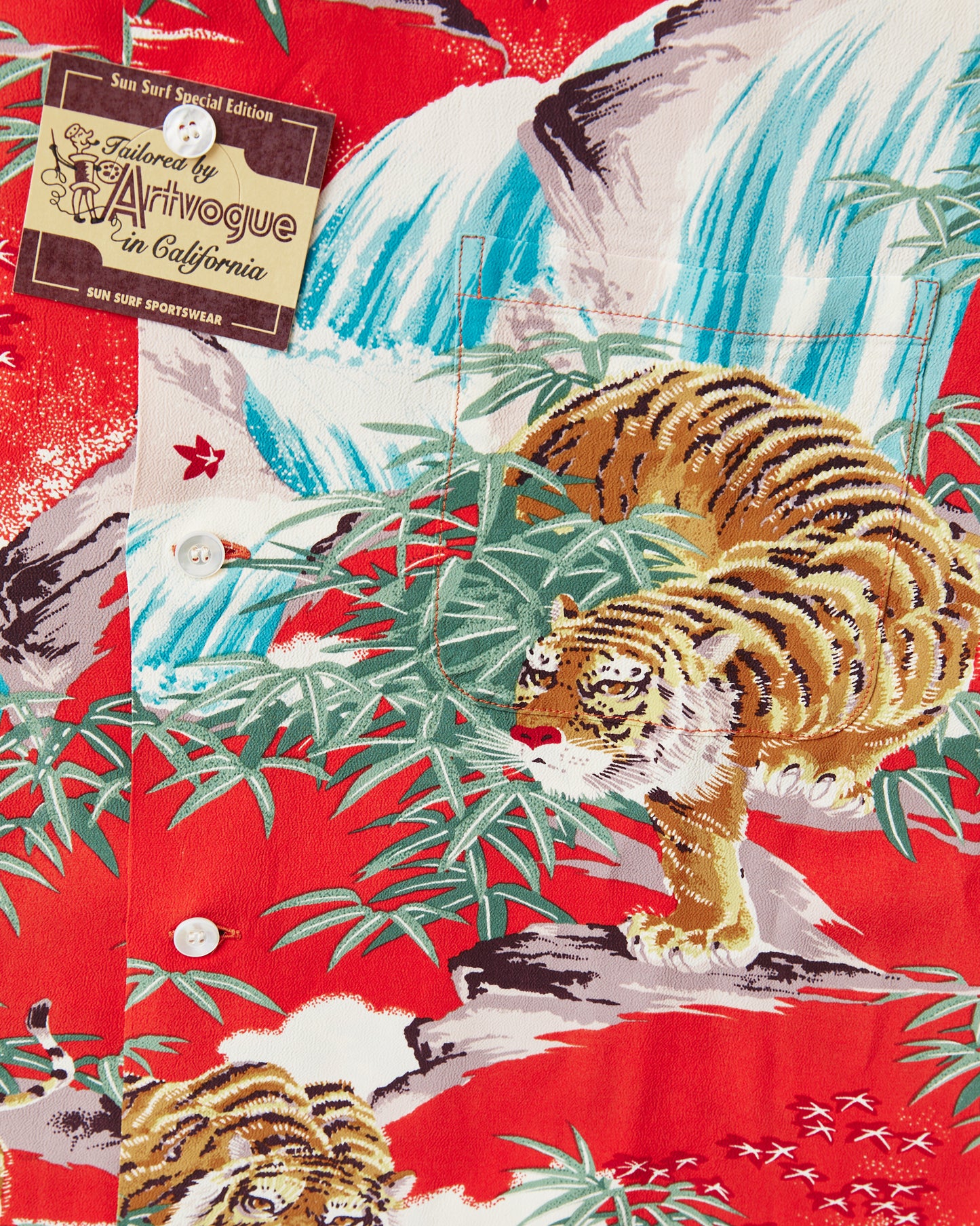 Sun Surf SS39478 Rayon Hawaiian Shirt "Sasa Tora" Special Edition