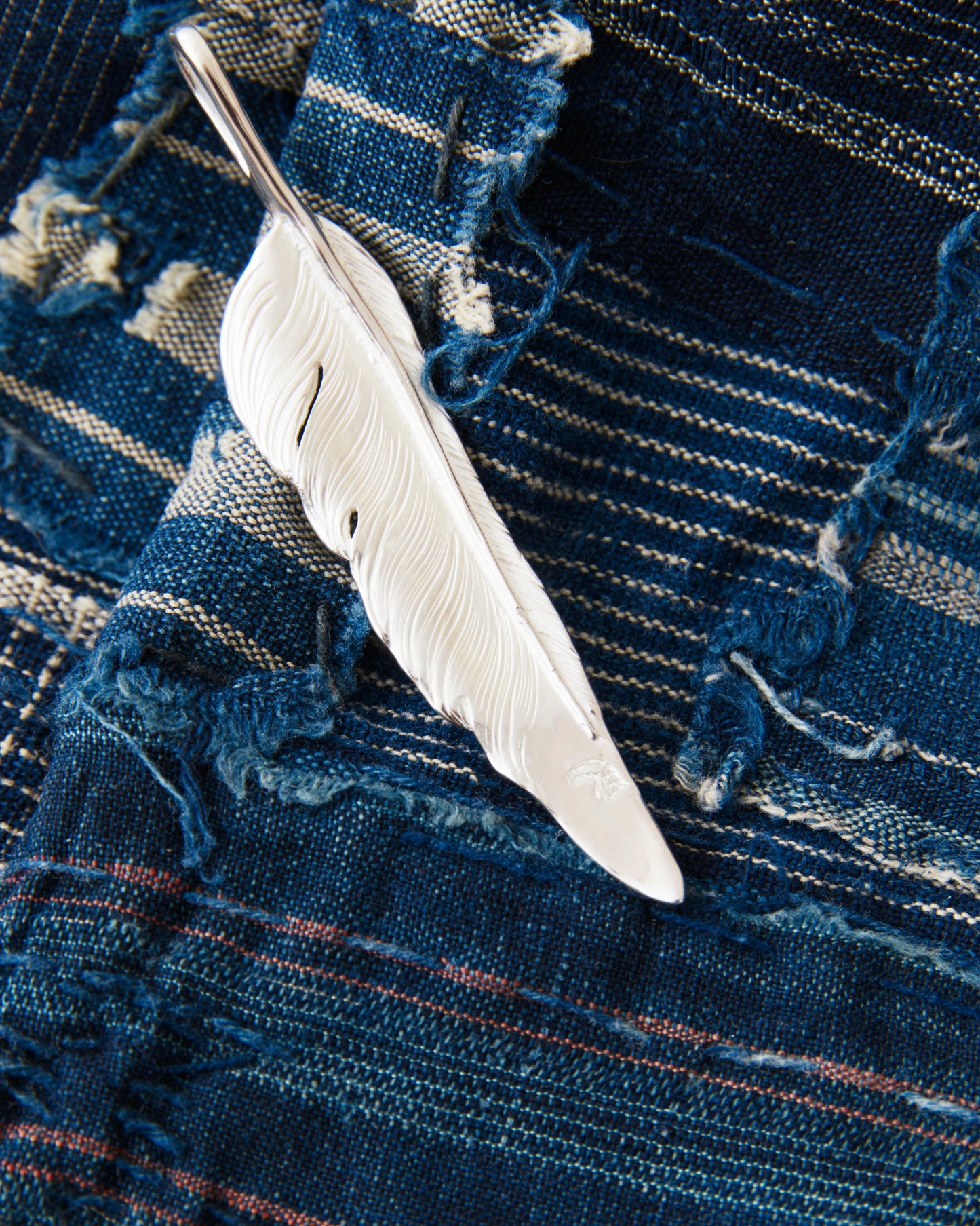 Larry Smith Natabane Feather (R) EFNL-0054-R