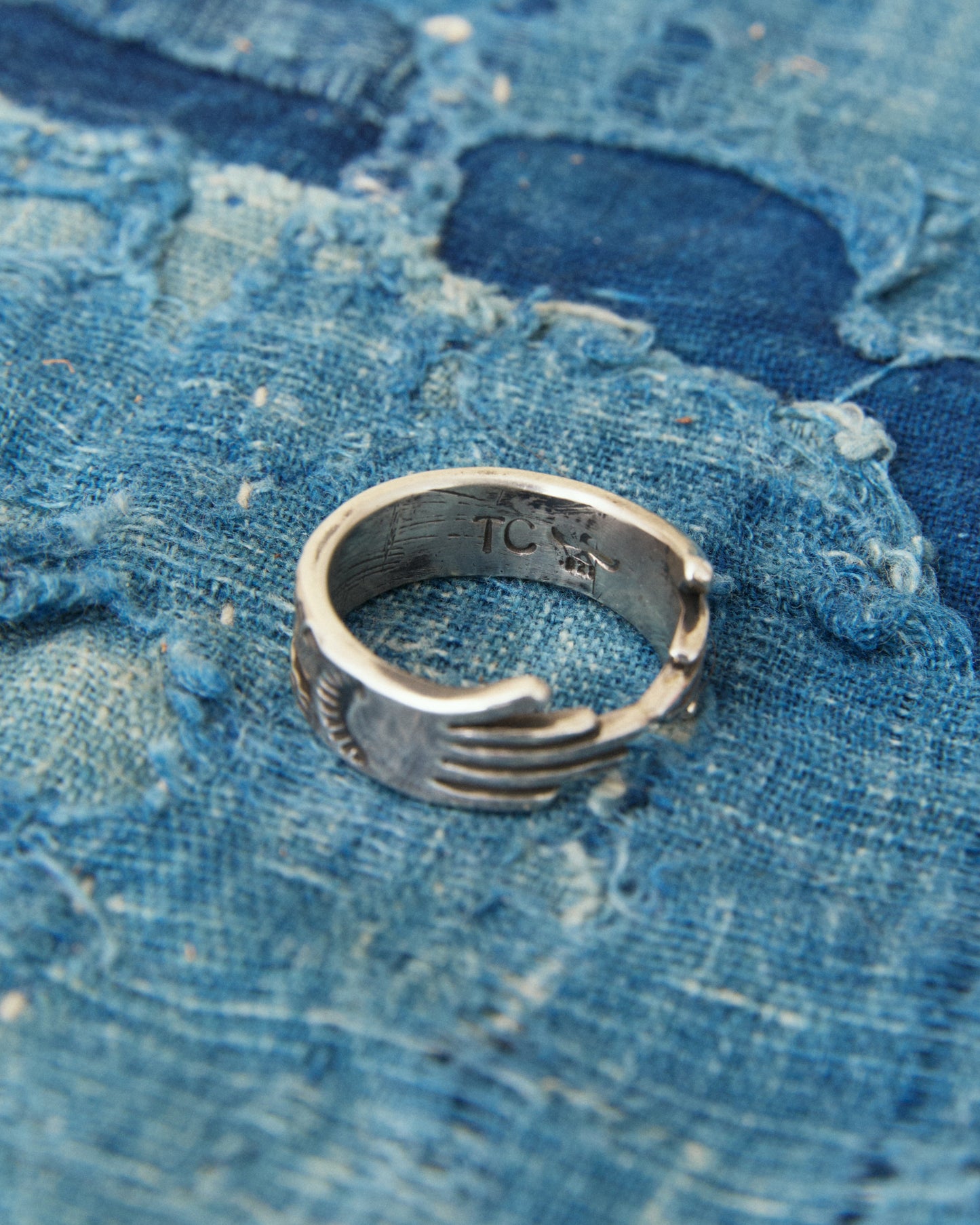 Tenable Crafts TC263 The Hug Silver Ring Size US 10,5
