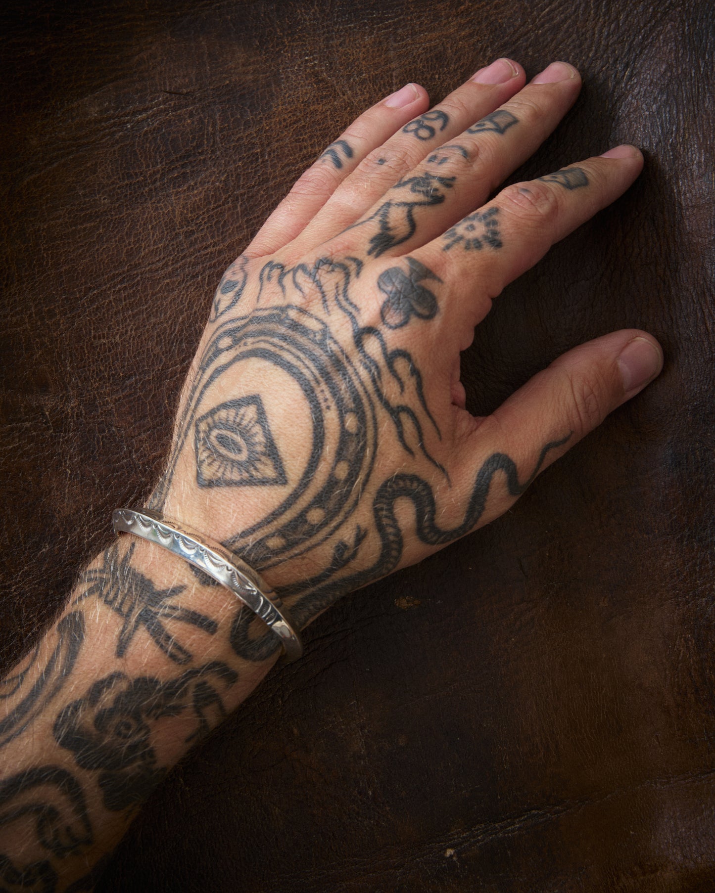 Larry Smith Shape Horn Bracelet Leaf BR-0083