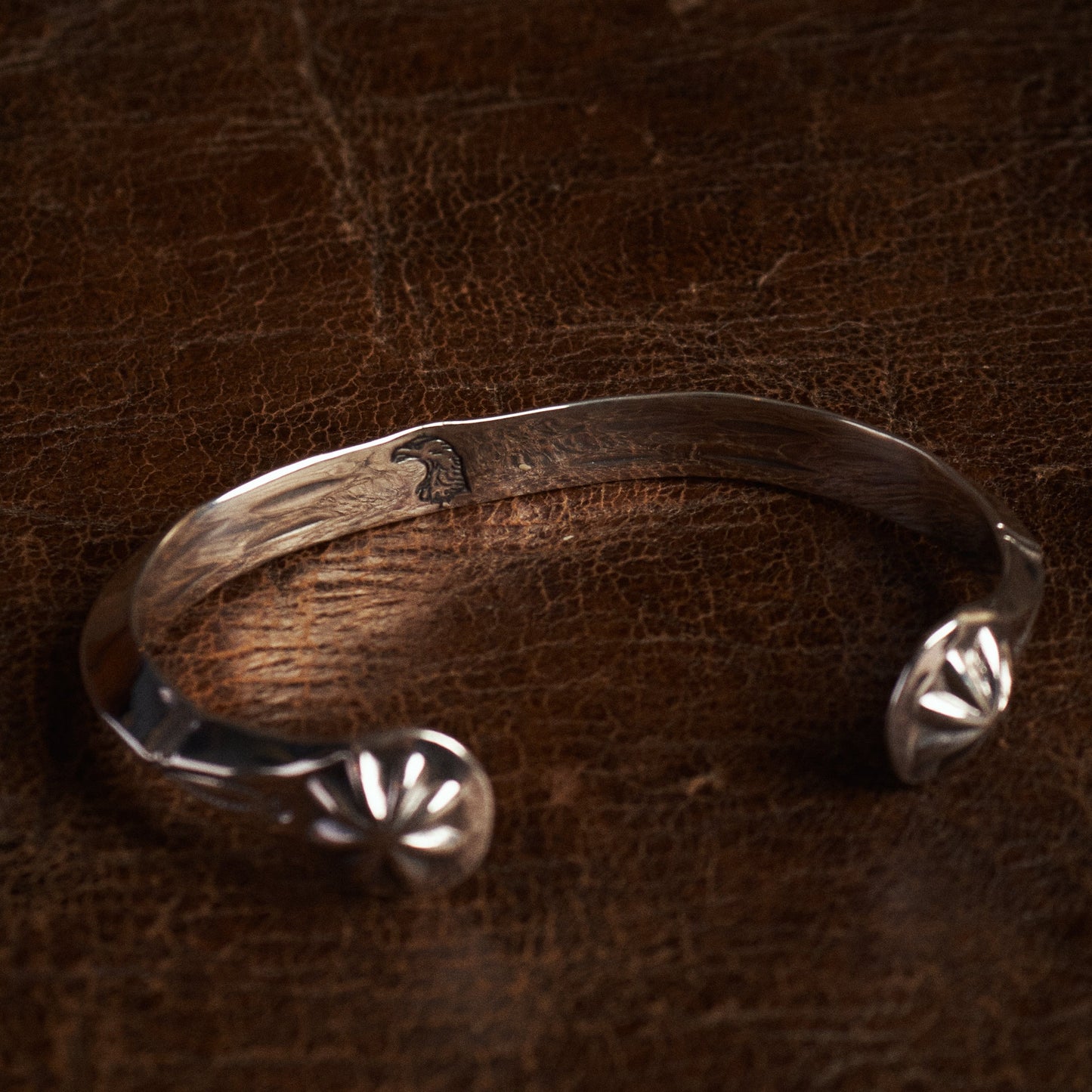 Larry Smith Triangle Side Shell Bracelet BR-0011