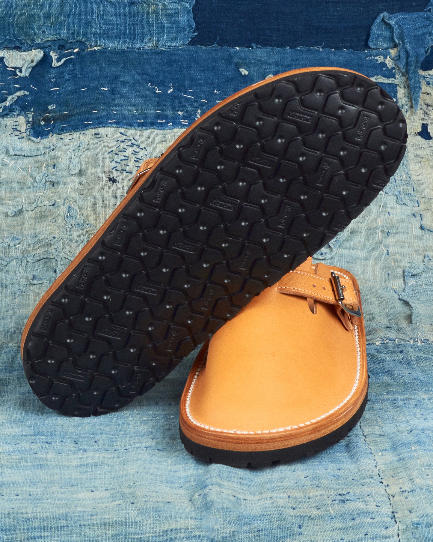 Zerrows Slit Sandal Camel