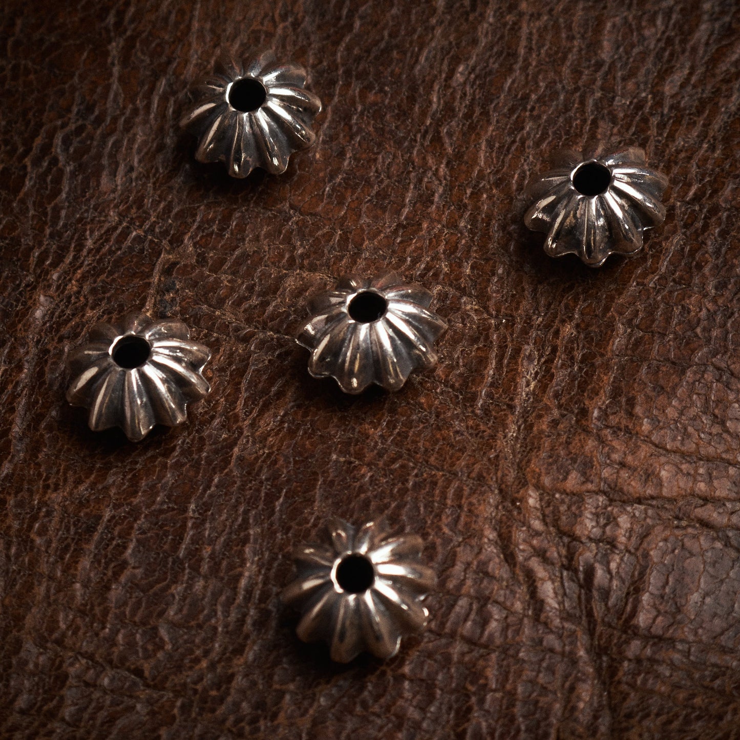 Larry Smith Silver Shell Concho Bead Small OT-B0063
