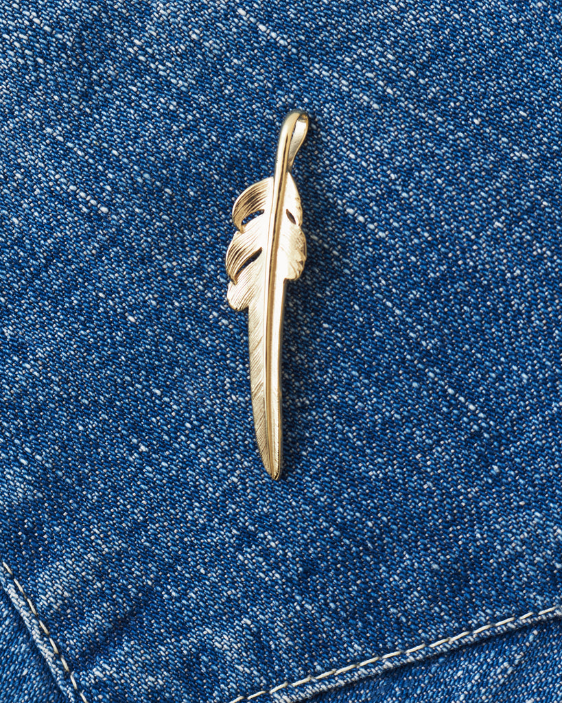 LARRY SMITH KAZEKIRI FEATHER PENDANT No. 30 -Large