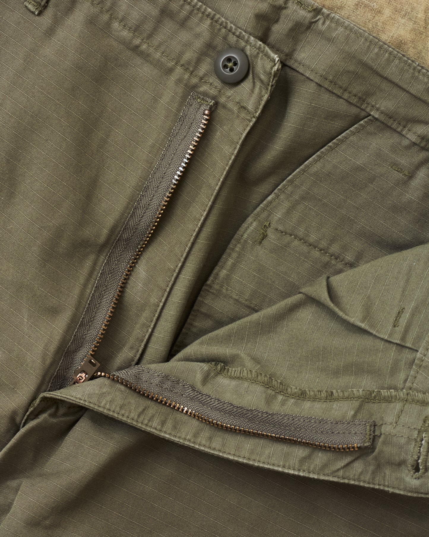 Second Hand OrSlow Vintage Fit Ripstop Cargo Pants Green EU XS / JPN 1