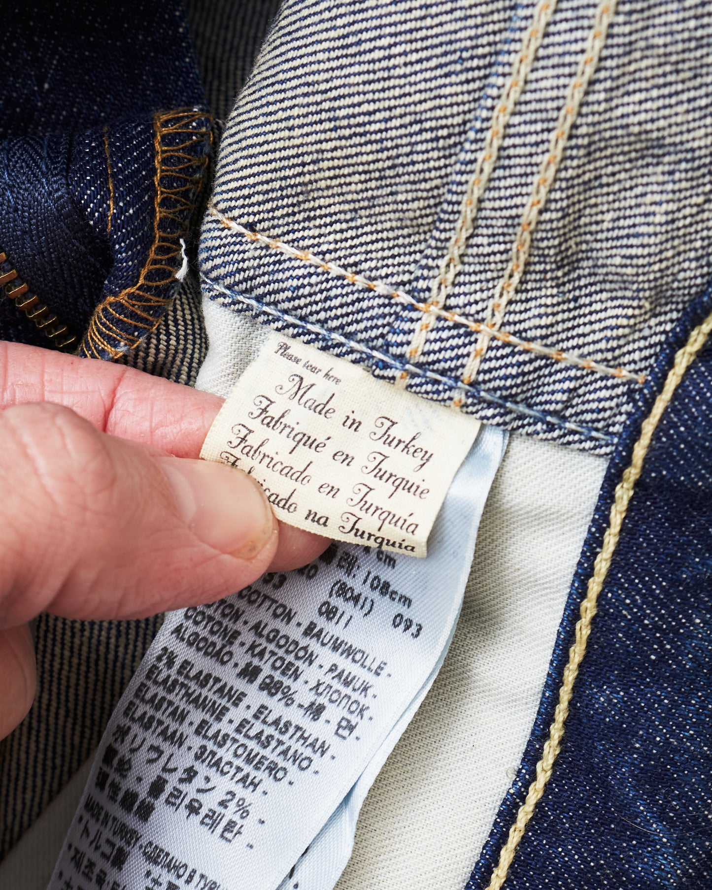 Second Hand Levi's Vintage Clothing 605 Big E Slim Tapered Jeans Factory Wash W36