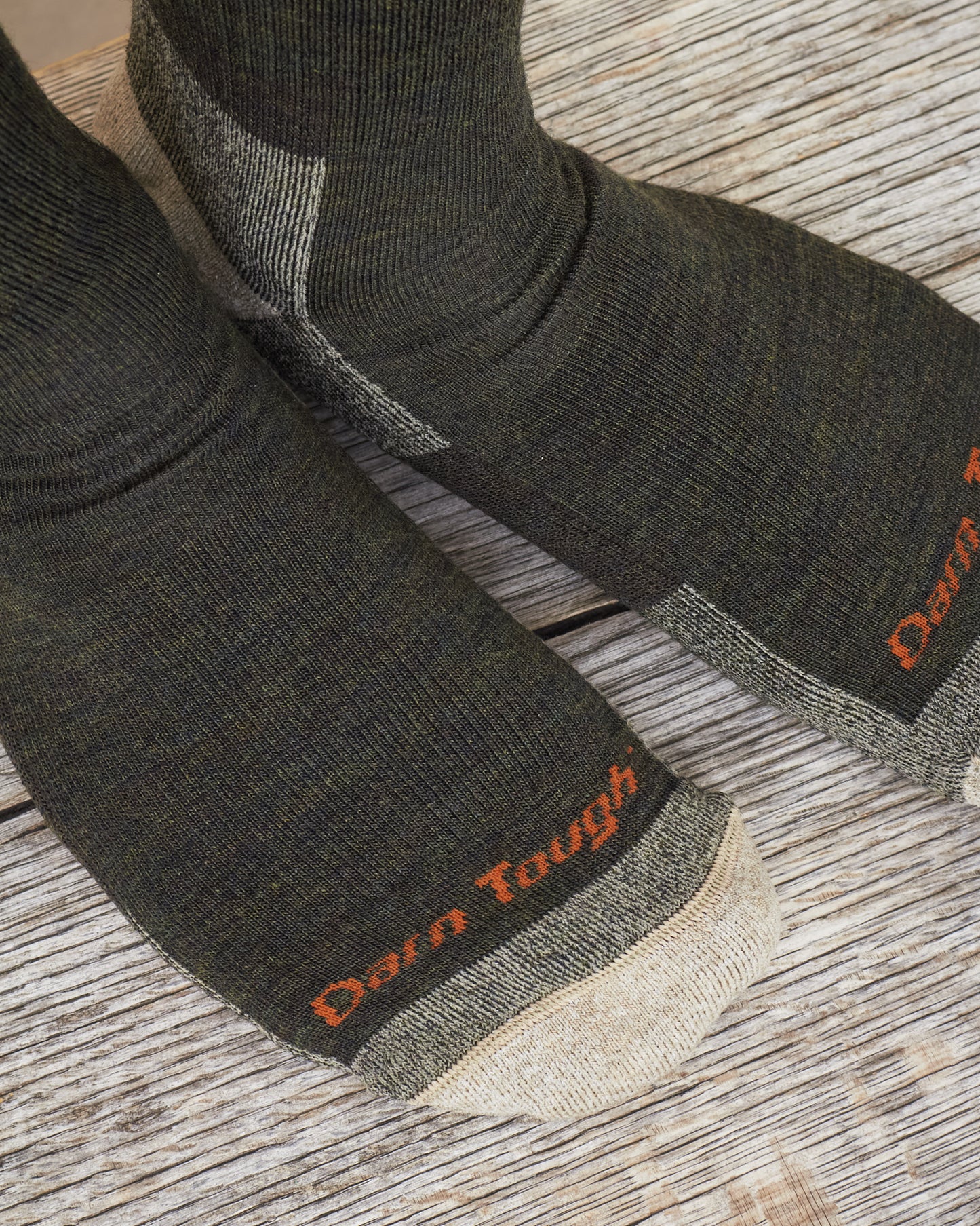 Darn Tough 1403 Olive Midweight Wool Socks Hiker Boot Sock Cushion