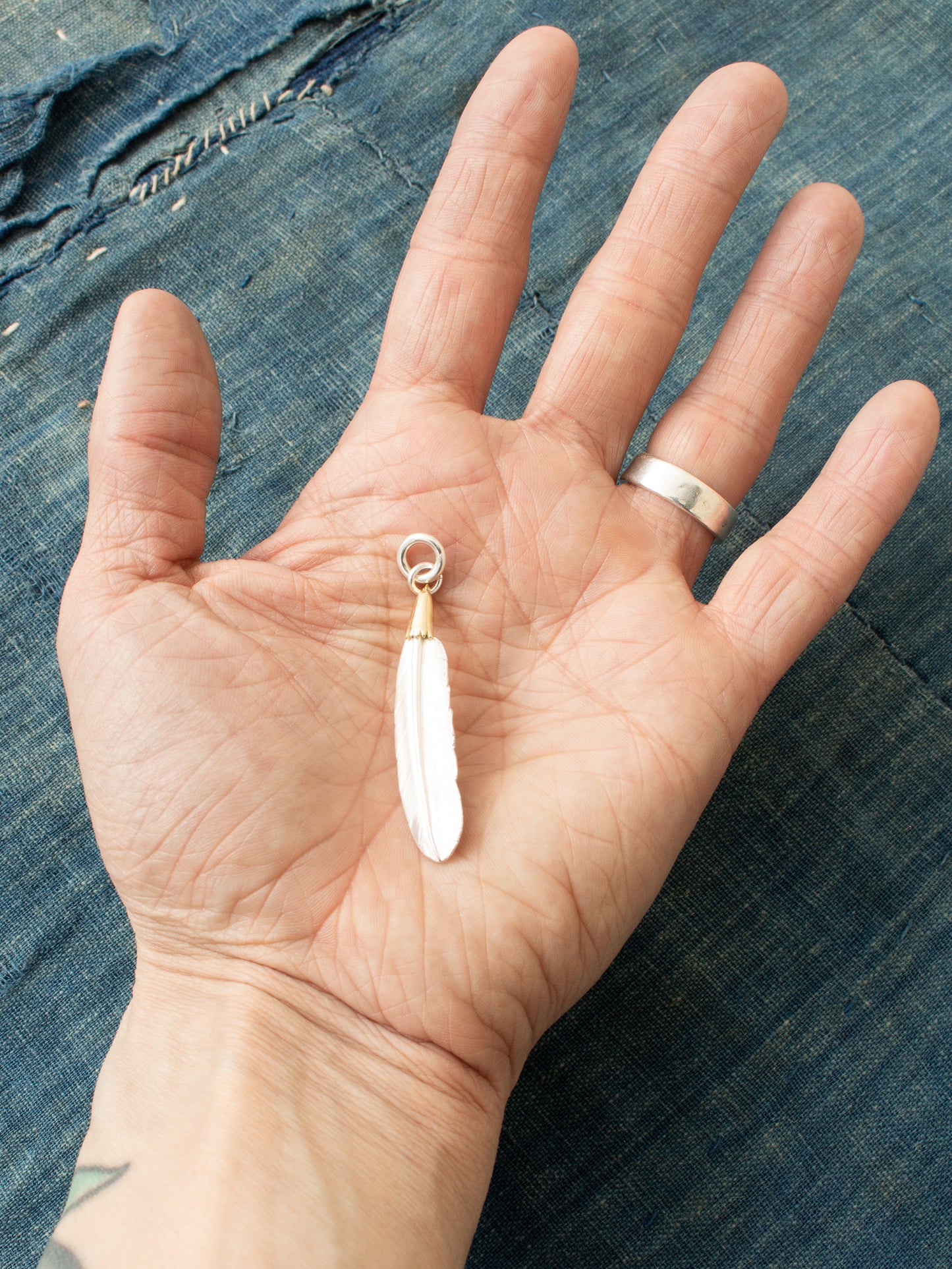 Larry Smith Eagle Head Feather Silver Pendent With 18K Gold Accent EFNL-0049-L