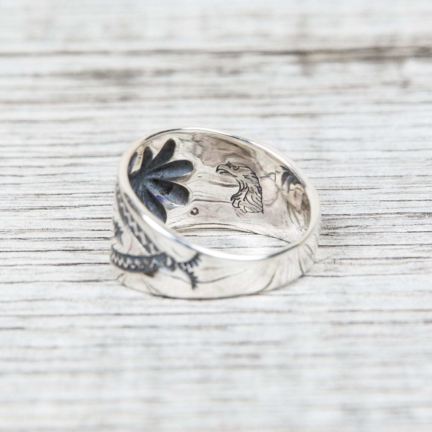 Larry Smith Shell S Ring RG-0002