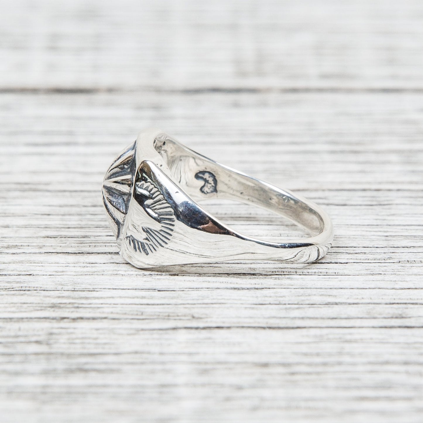 Larry Smith Square Shell Ring RG-0047