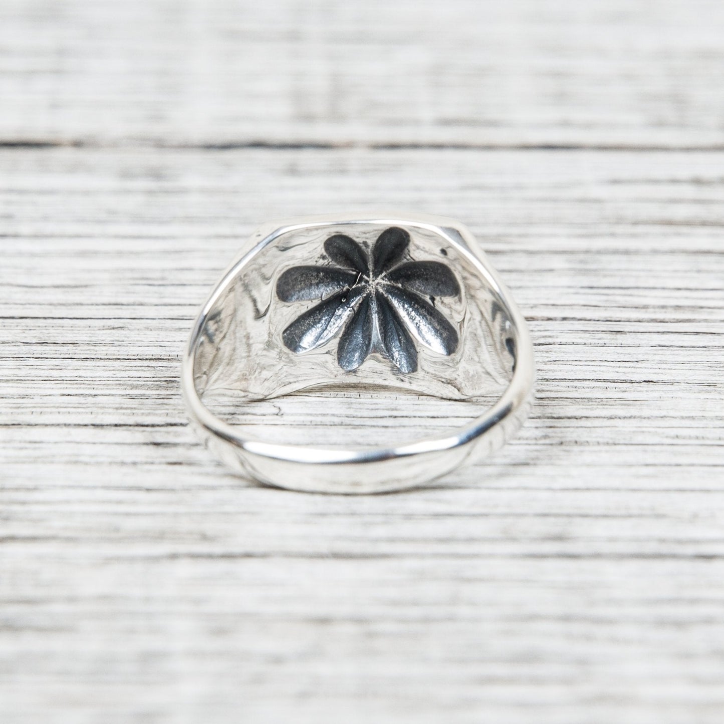 Larry Smith Square Shell Ring RG-0047
