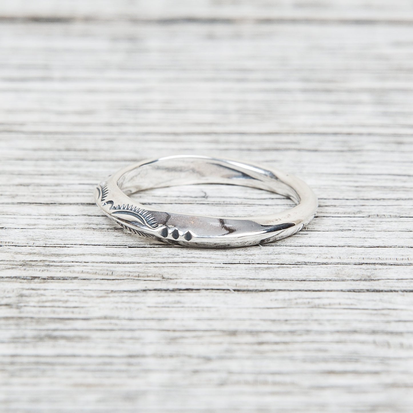 Larry Smith Extra Thin Triangle Ring RG-0054