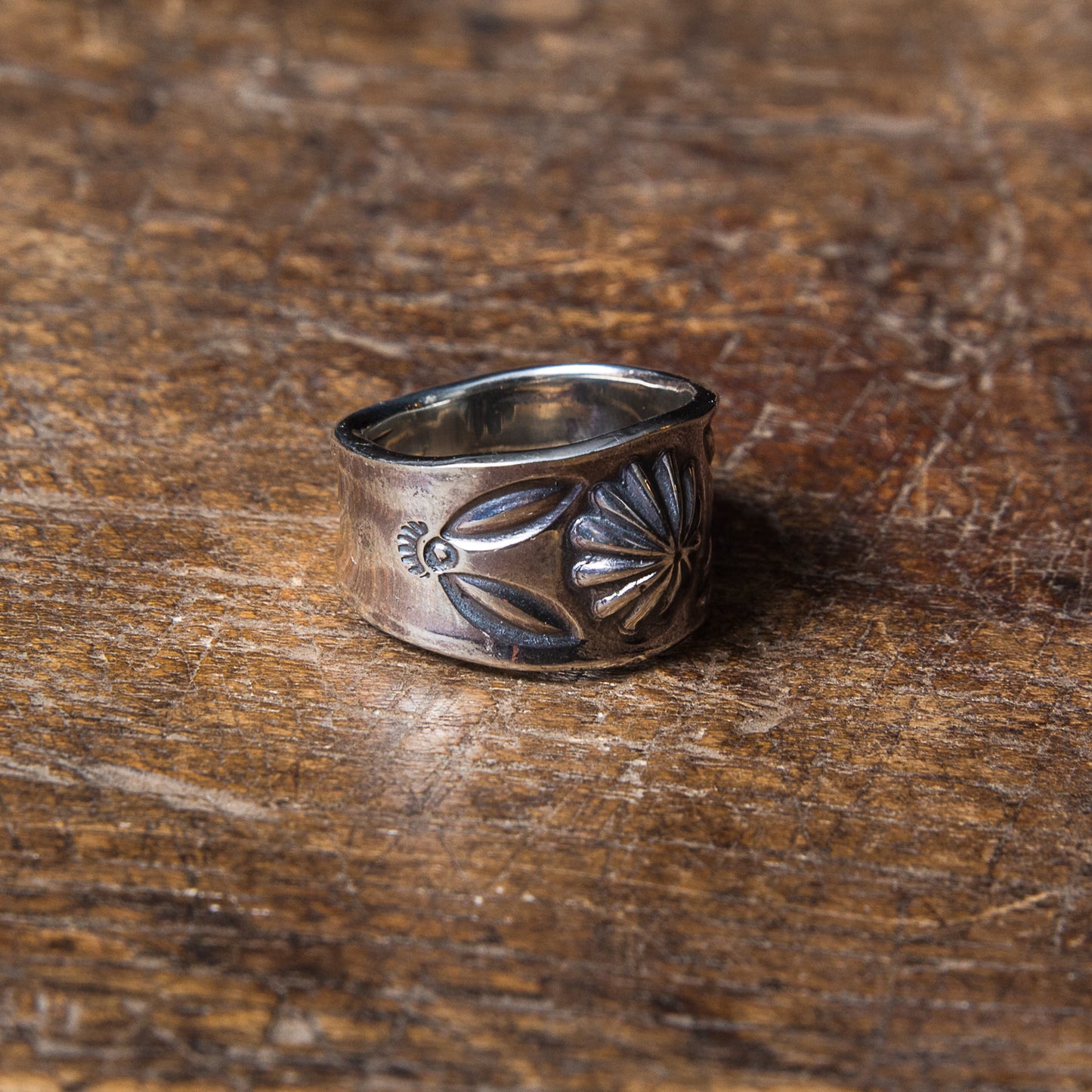 Larry Smith Shell And Butterfly Ring RG-0038