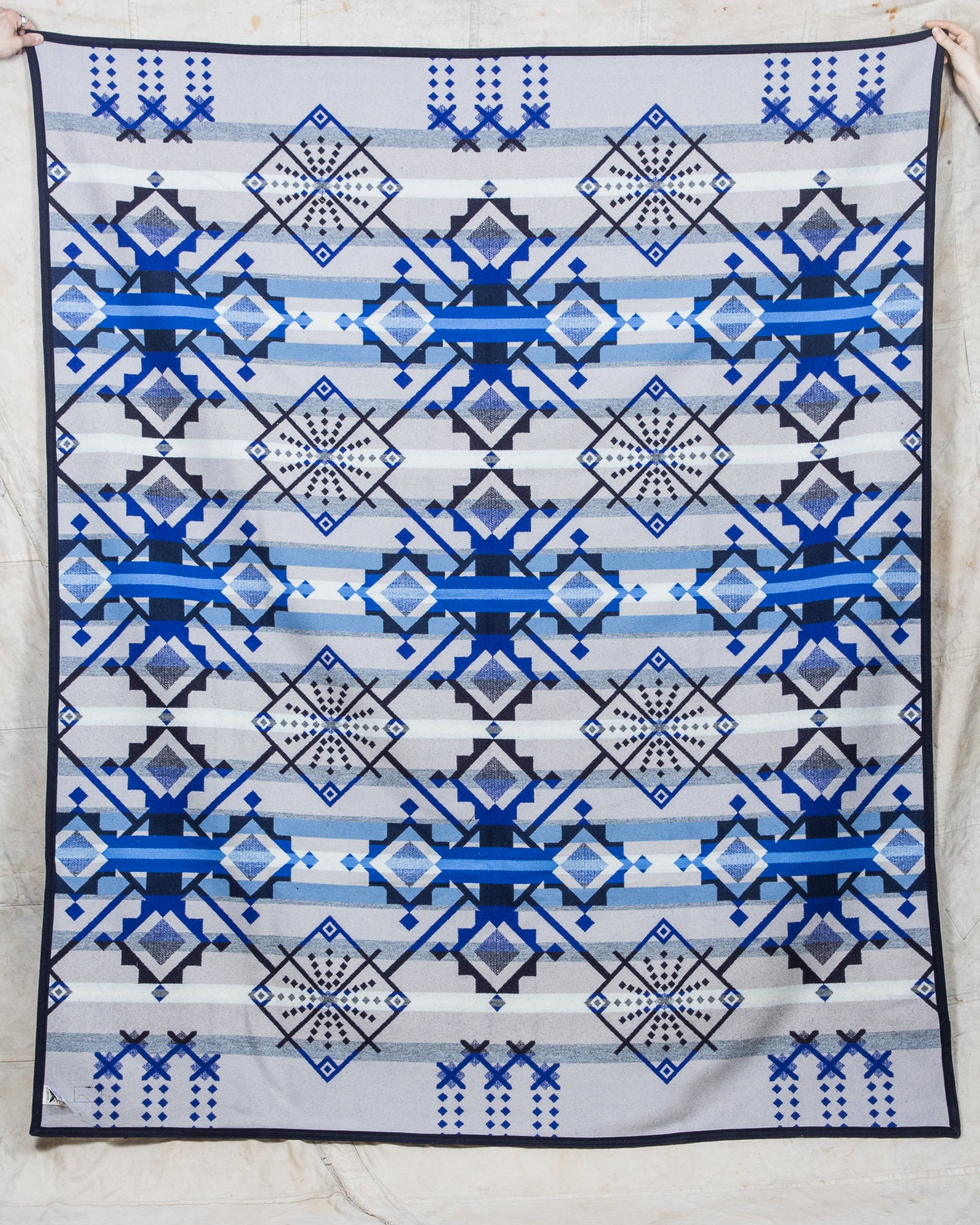 Pendleton Jacquard Robe Stars Wheels Sapphire