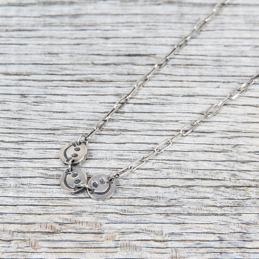 Munqa Newtive 3-Smiley Silver Necklace