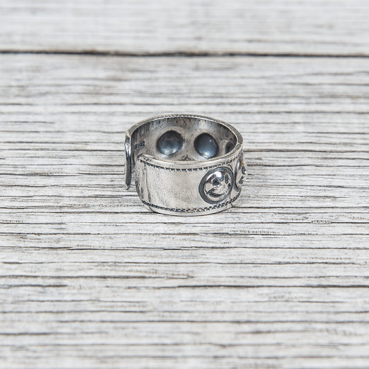 Munqa Newtive 5 Smiley Stamp Silver Ring