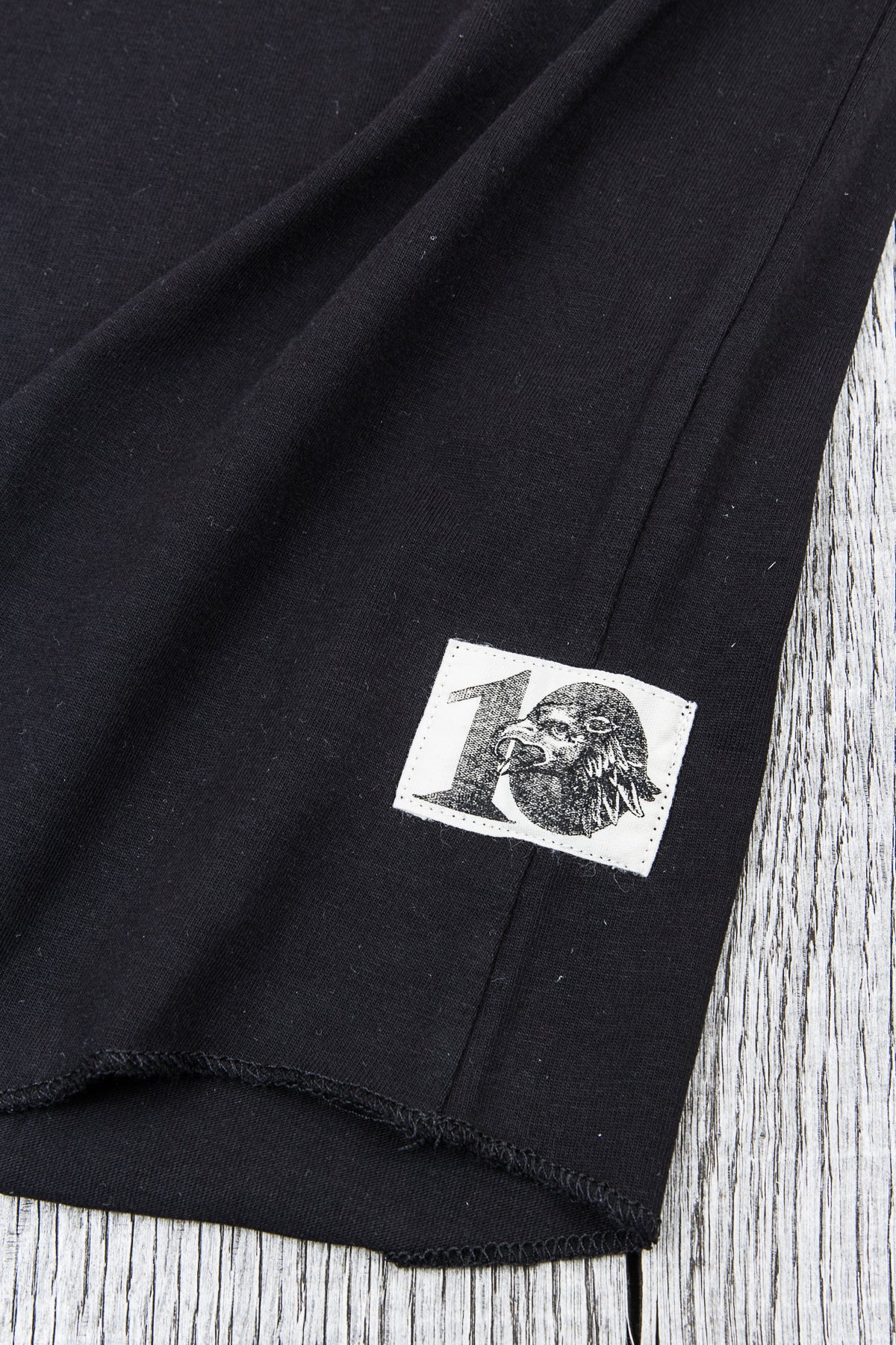 Indigofera Leon Raglan Black / Cocatoo 10 Years