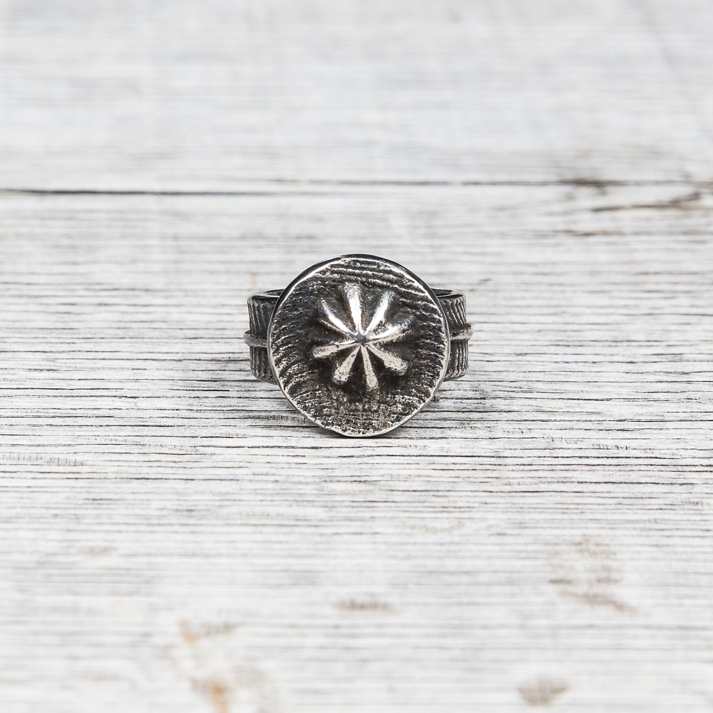 Tenable Crafts Cuttlefish Cast Concho Silver Ring #141