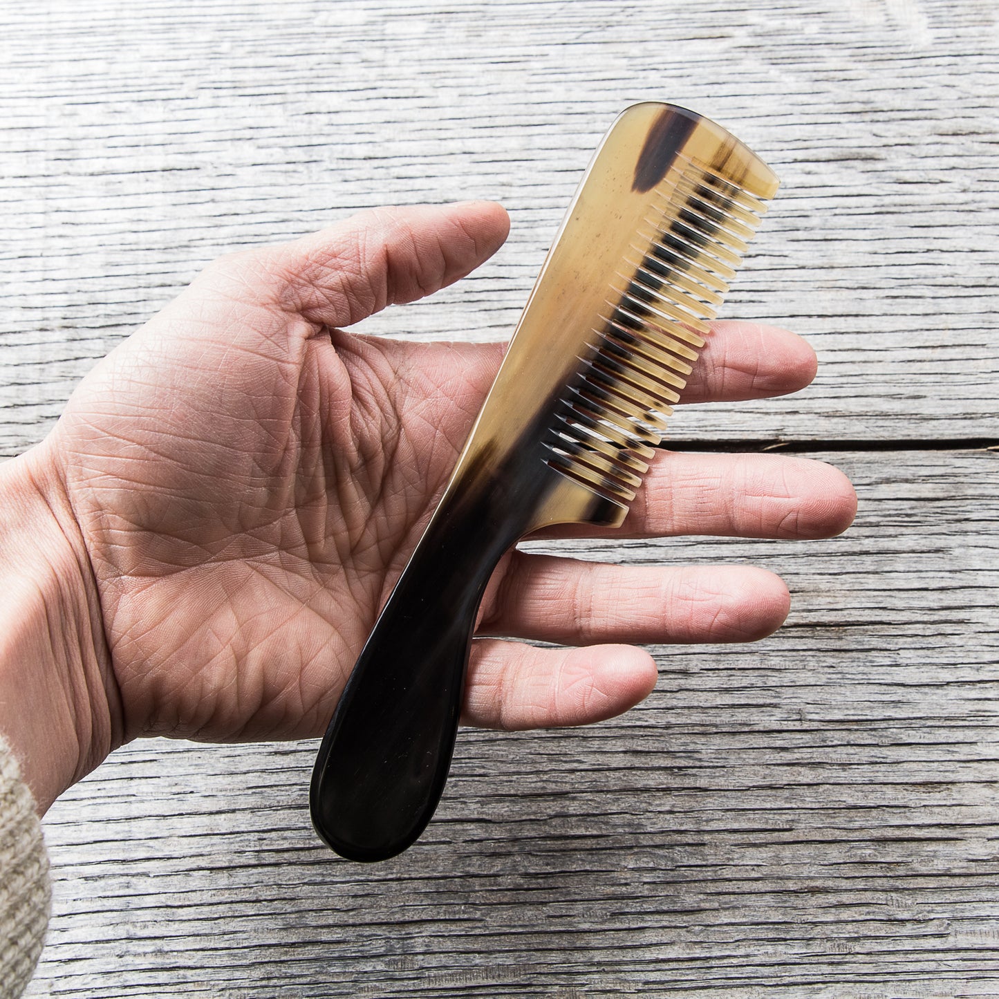 Hornvarefabrikken Regular Horn Comb With Handle