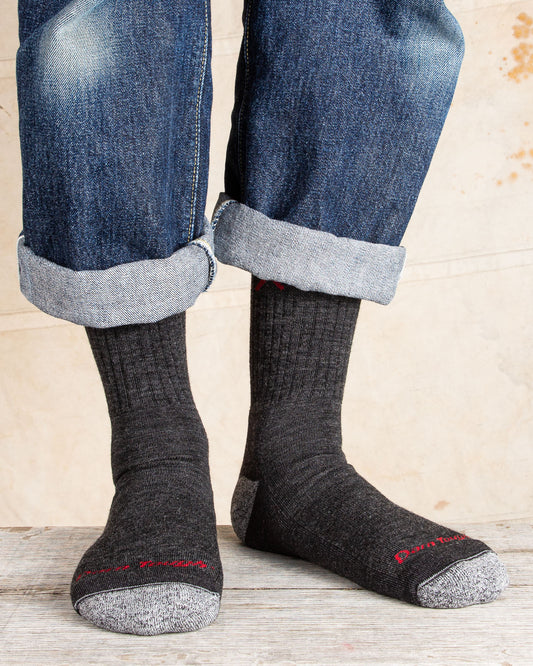 Darn Tough 1466 Black Wool Socks Hiker Micro Crew Sock Cushion