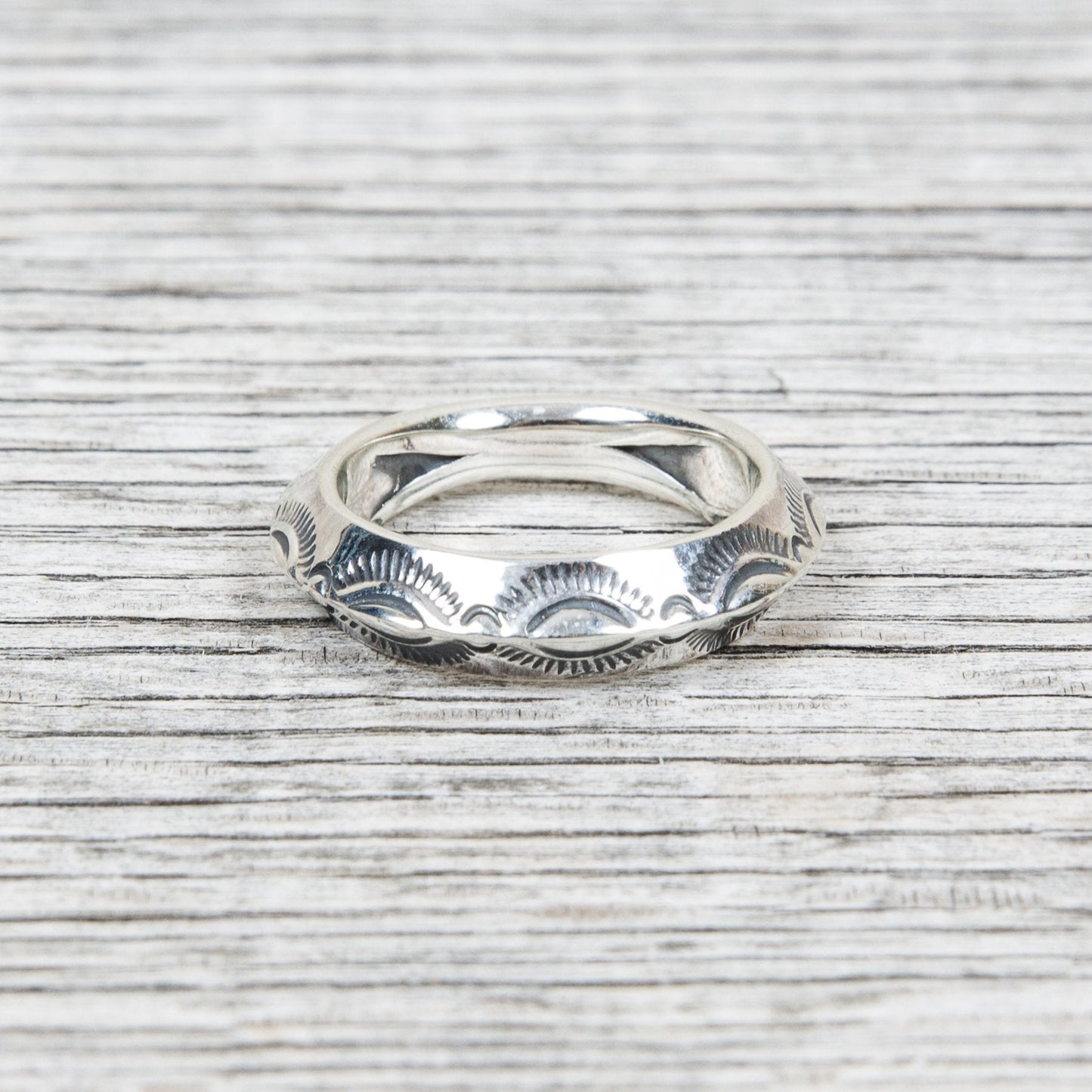 Larry Smith Triangle Leaf Ring RG-0045