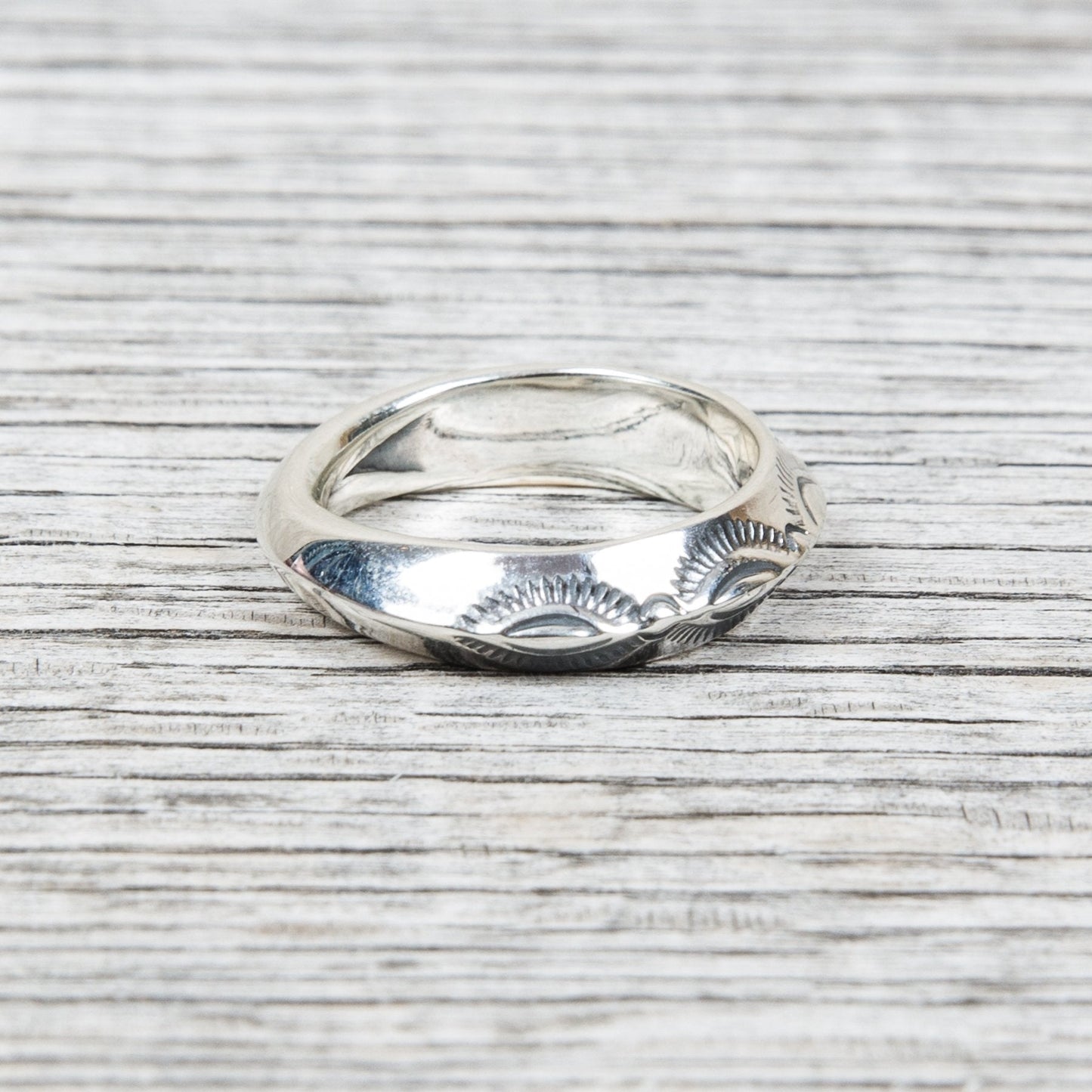 Larry Smith Triangle Leaf Ring RG-0045