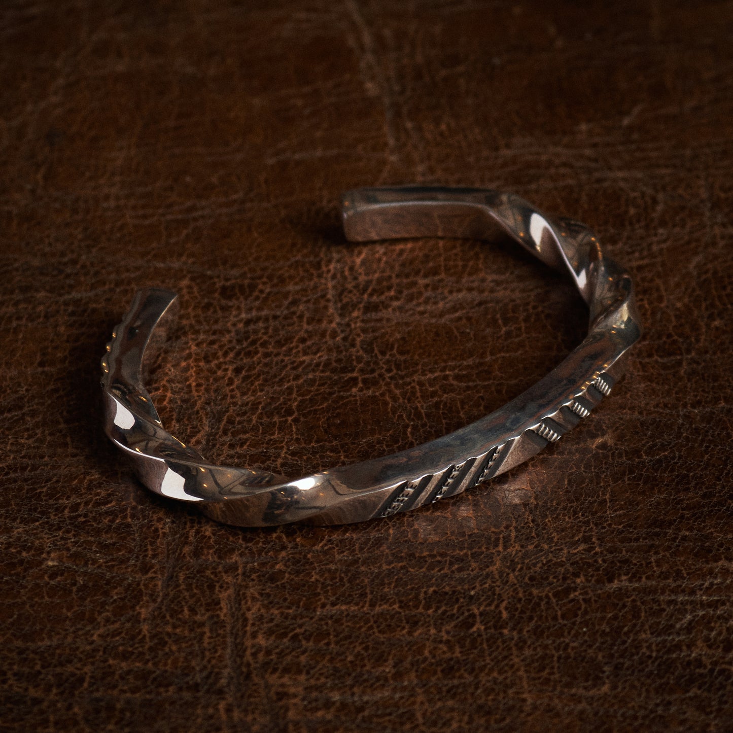 Larry Smith Square Wire Twisted Bracelet BR-0138