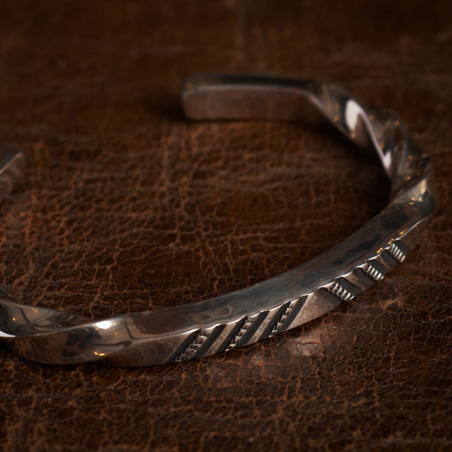 Larry Smith Square Wire Twisted Bracelet BR-0138