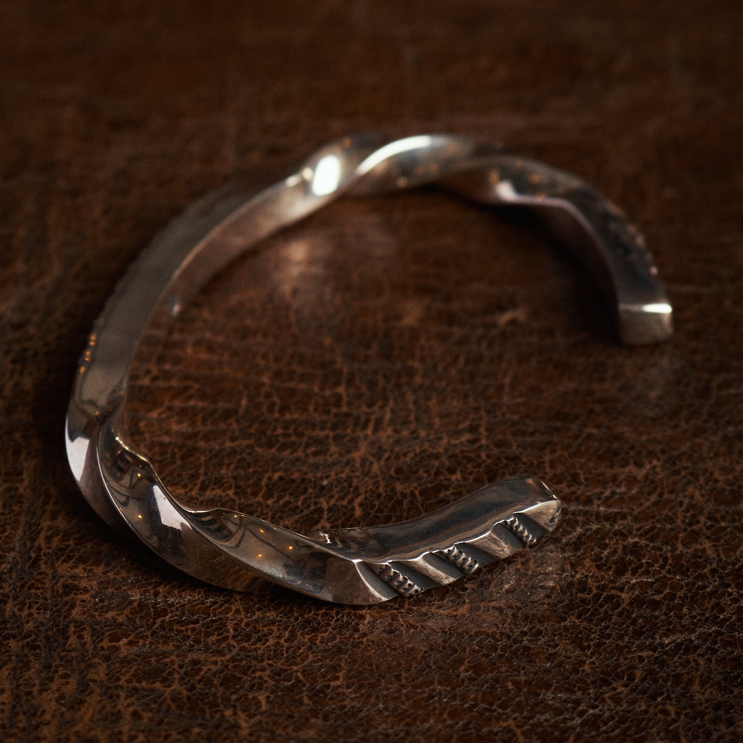 Larry Smith Square Wire Twisted Bracelet BR-0138