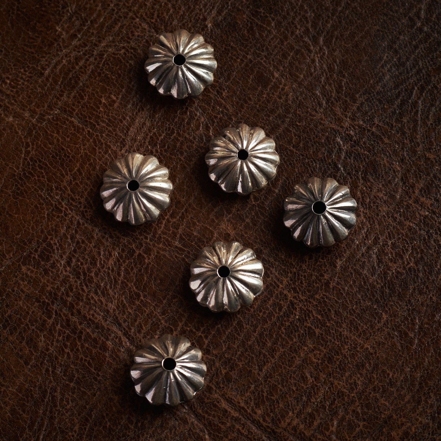 Larry Smith Silver Shell Concho Bead Medium OT-B0064