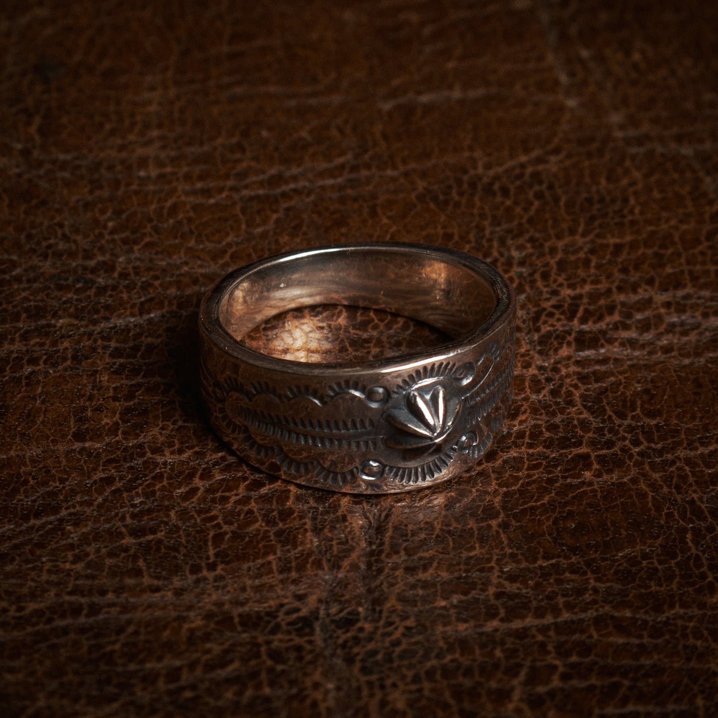 Larry Smith Small Shell Ring RG-0048