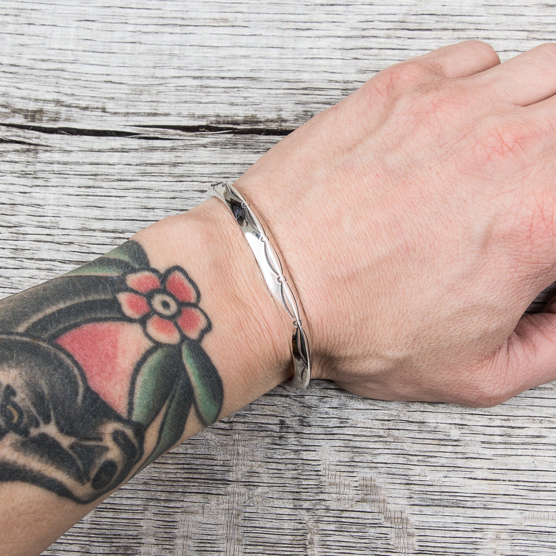 Larry Smith Shape Horn Bracelet Naja BR-0084 – Second Sunrise