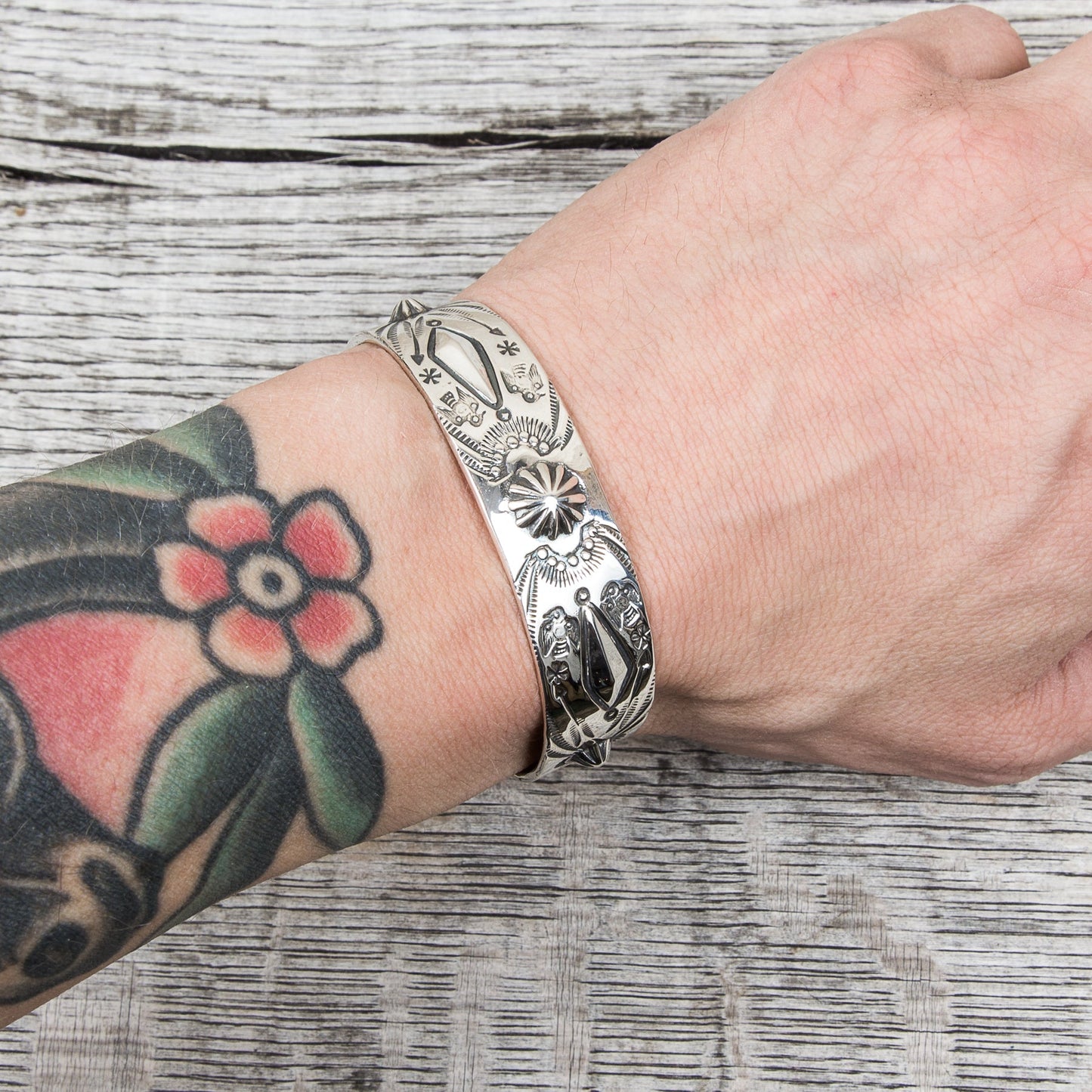 Larry Smith 3 Shell Lozenge Bracelet BR-0072