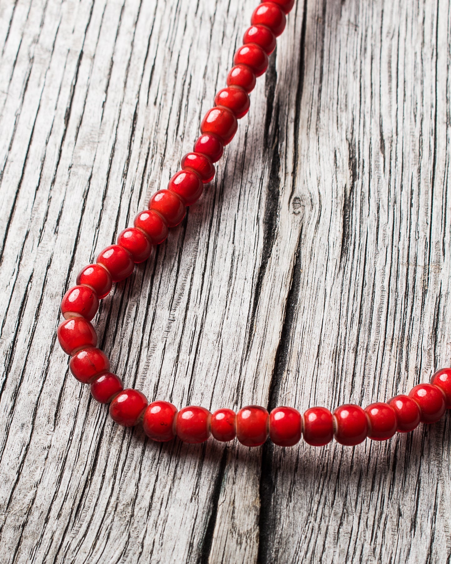African White Heart Trade Beads Necklace Red
