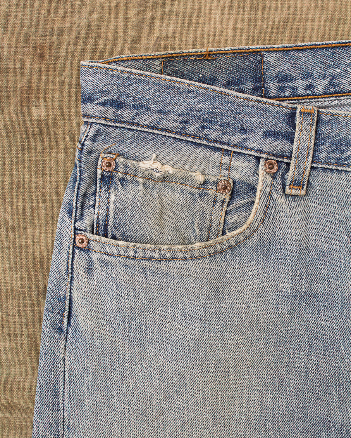 No. 16 Vintage 90's Made in USA Levi's 501 Jeans W36/L30