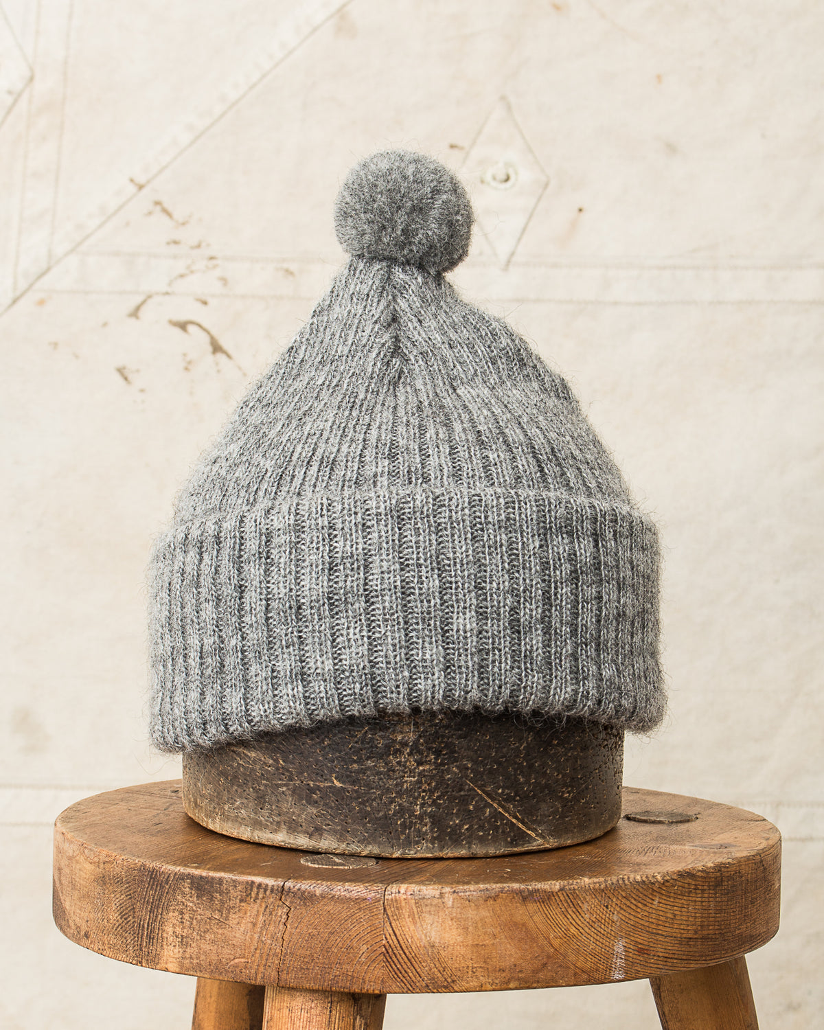 Jernvirke The Mössa Natural Grey (With Ball)