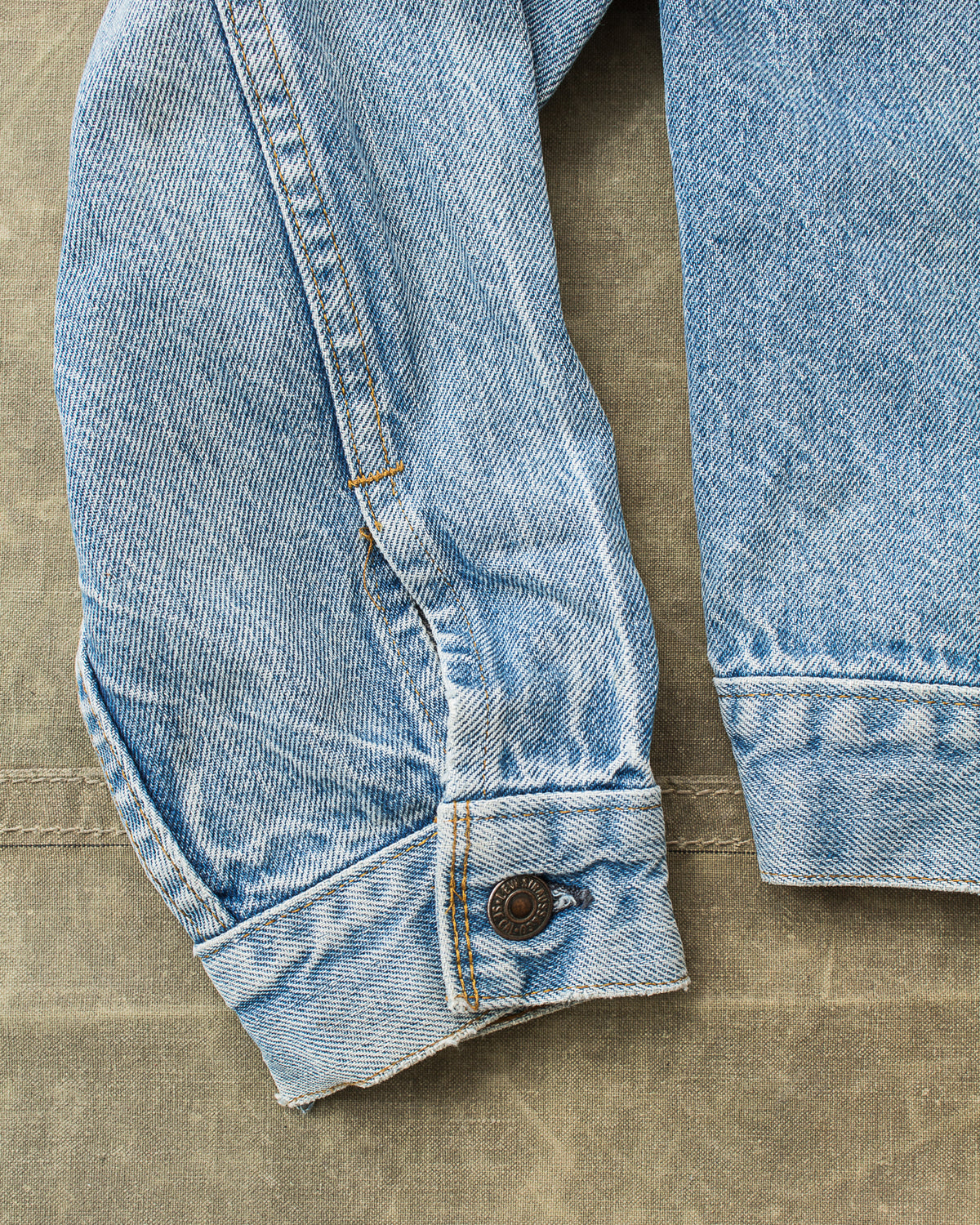 Vintage Levi's 70505 0213 Made in USA Denim Jacket