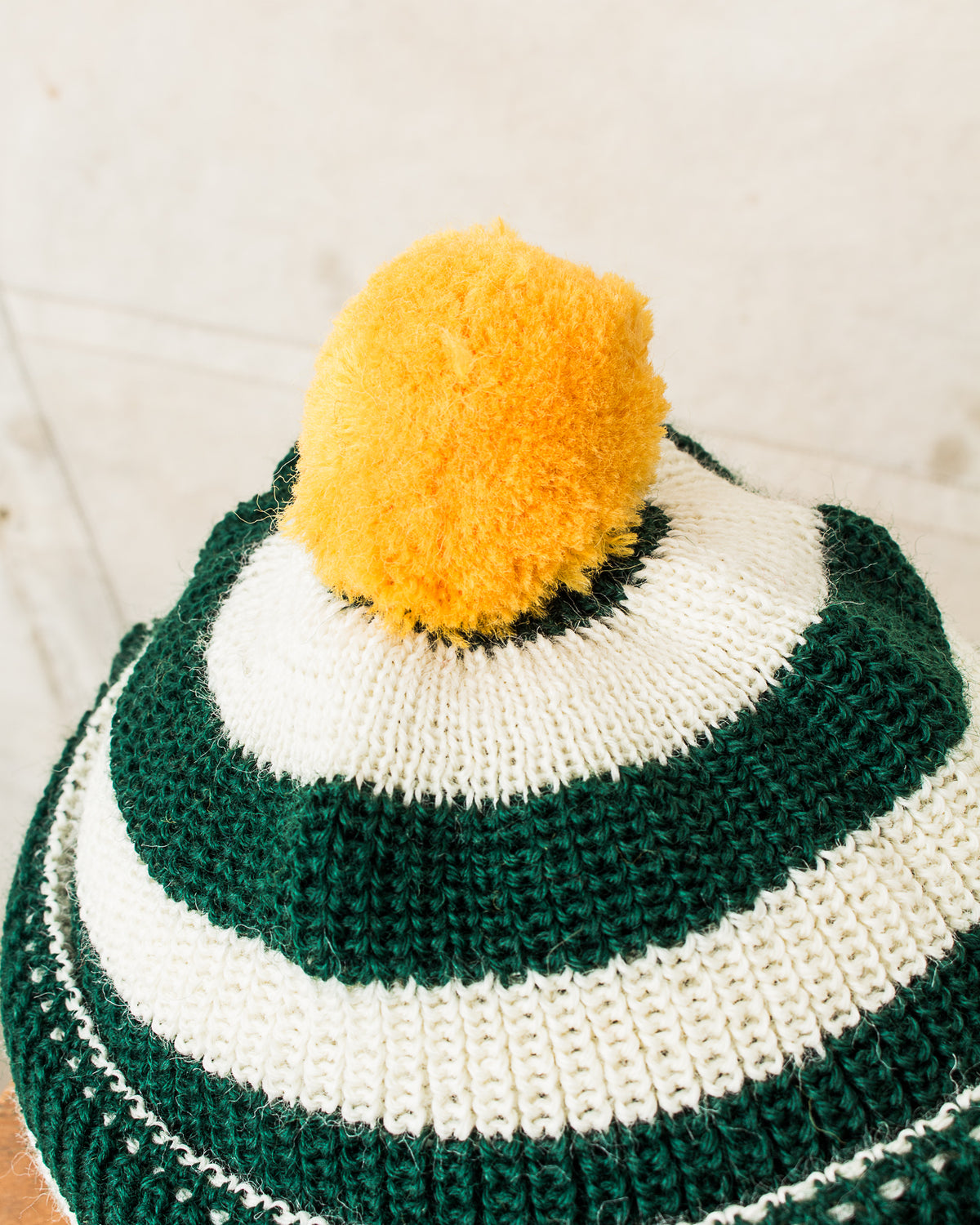 Heimat Jailhouse Bobble Mechanics Wool Tannen Gruen / Seashell / Golden
