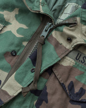 Vintage 90's M-65 Woodland Camo US Army Field Jacket Medium Short