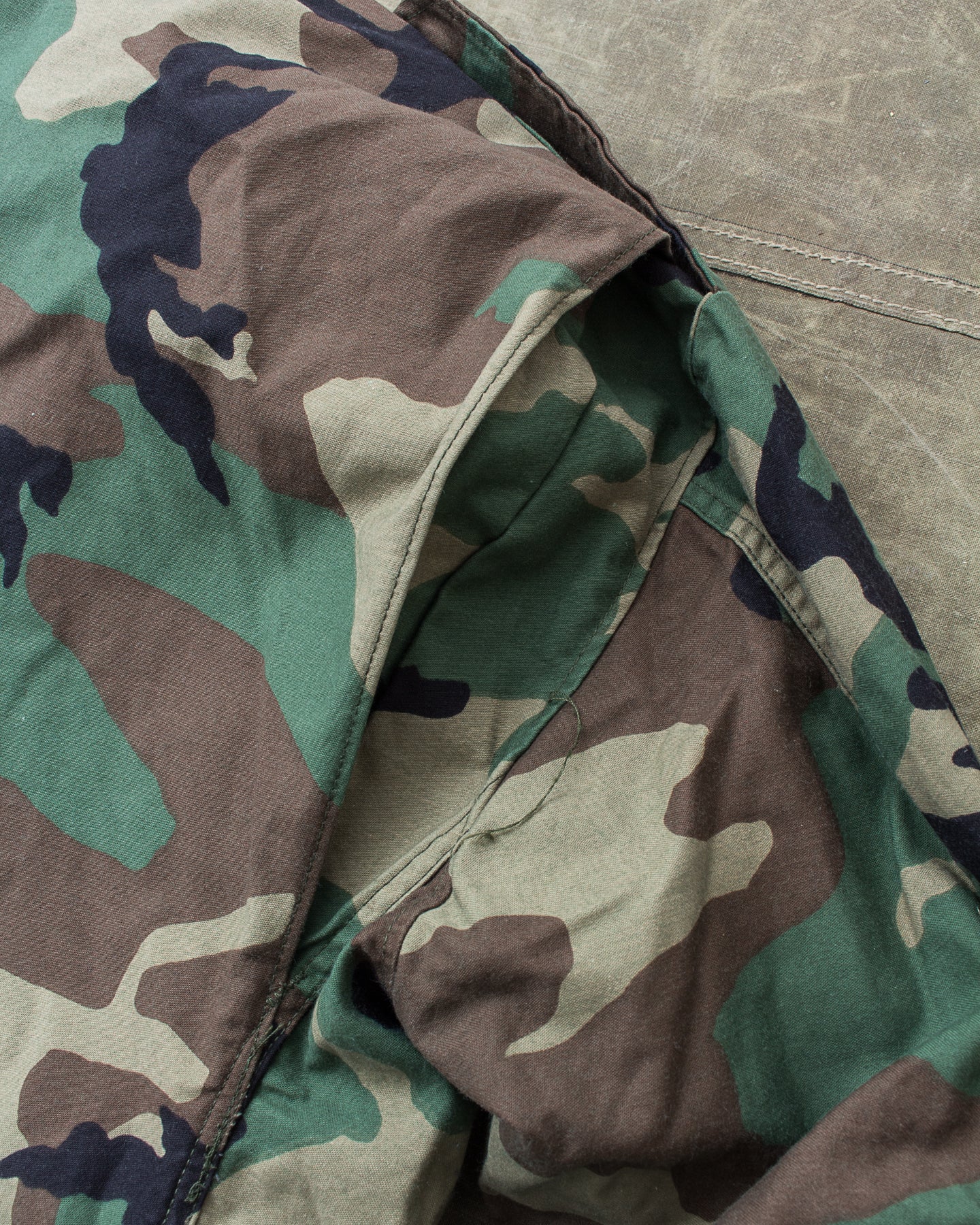 Vintage 90's M-65 Woodland Camo US Army Field Jacket Medium Short