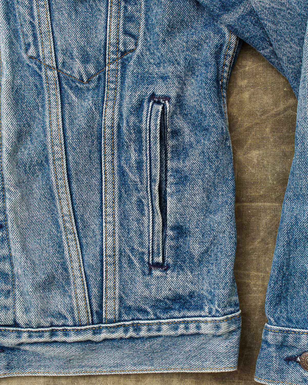 Vintage Levi's 705056-0216 Made in USA Denim Jacket Size 40R