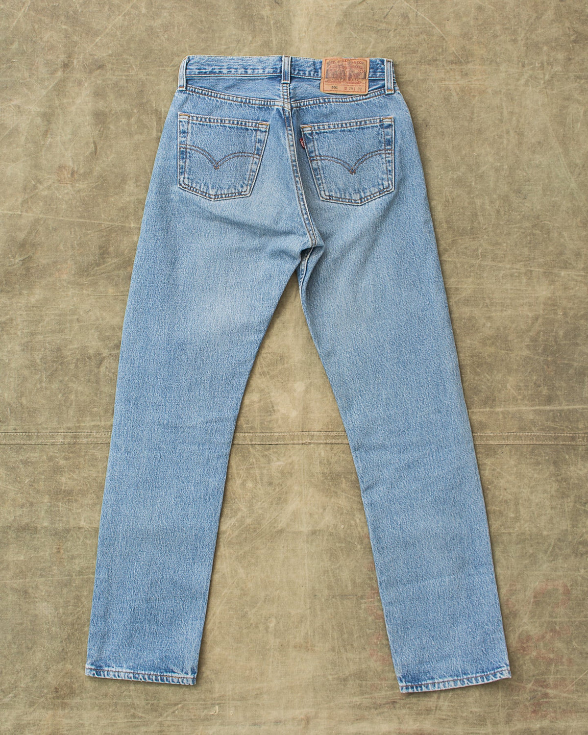 No. 18 Vintage 1990's Made in USA Levi's 501 xx Jeans For Women W 29 / L 32