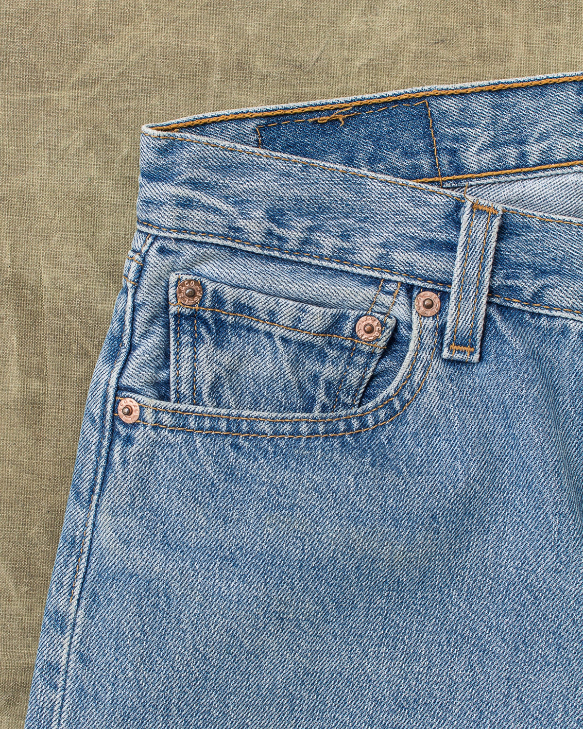 No. 18 Vintage 1990's Made in USA Levi's 501 xx Jeans For Women W 29 / L 32