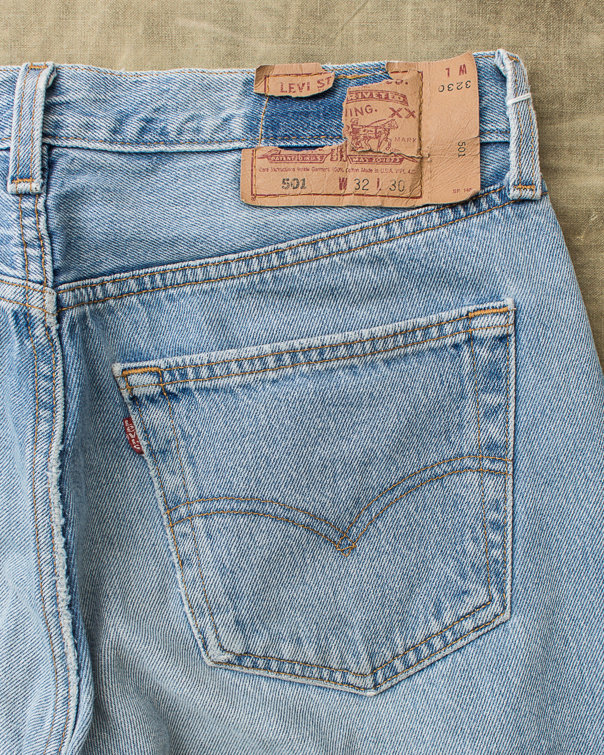 Vintage 1990's Made in USA Levi's 501 Jeans W 32 / L 30