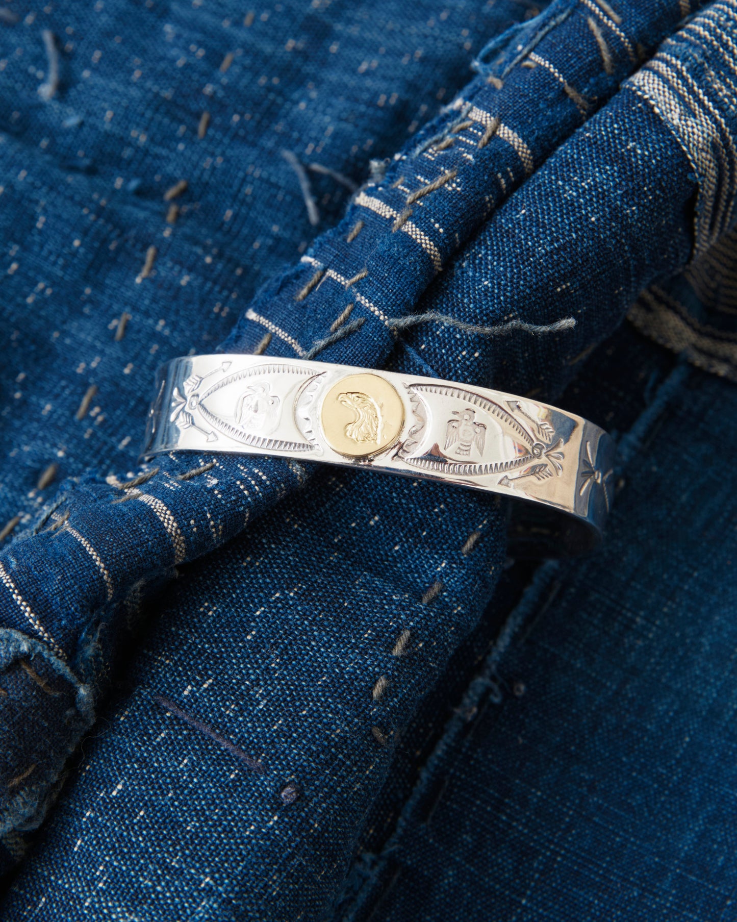 Larry Smith 18k Gold Eagle Head Stamped Bracelet BR-0075