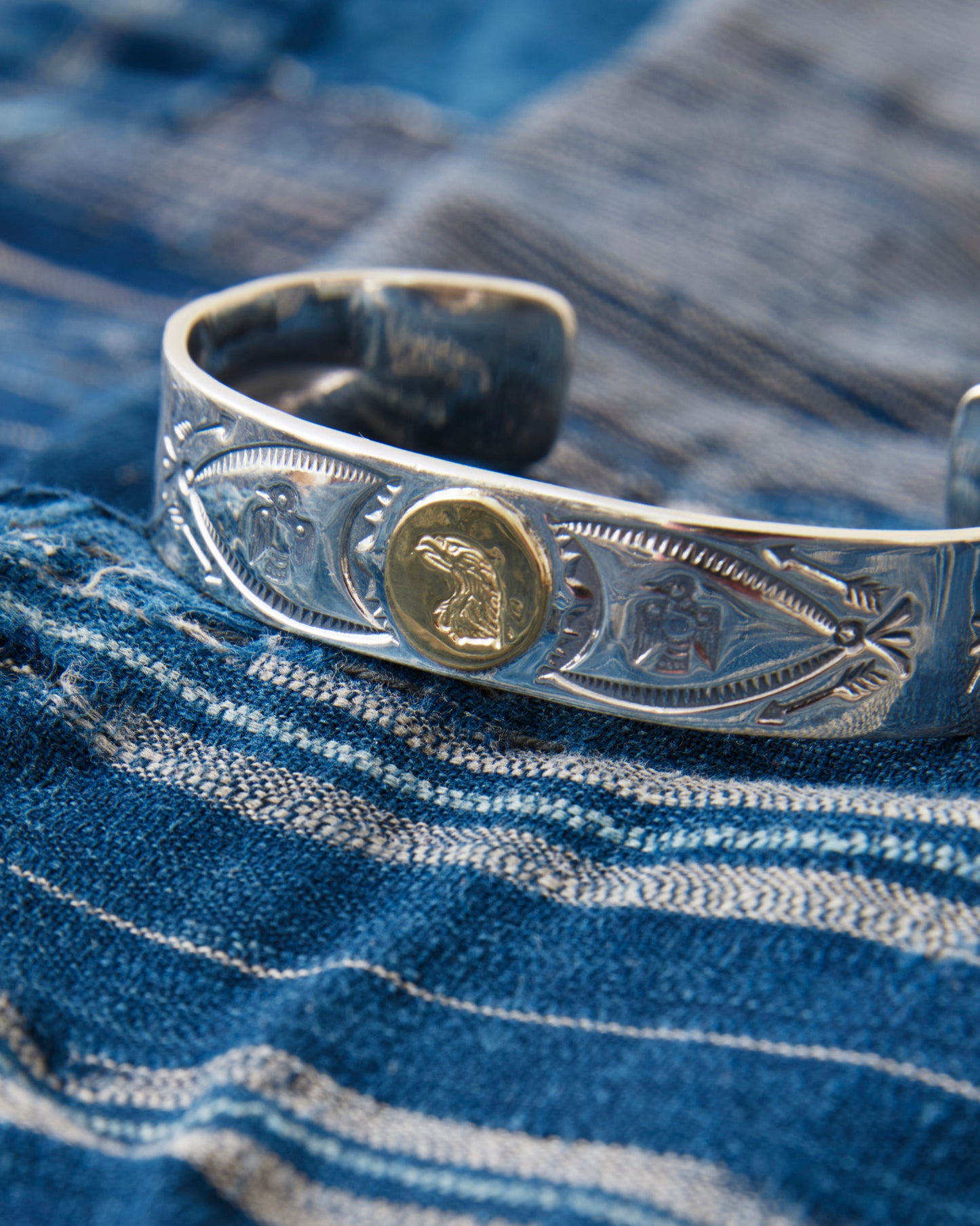 Larry Smith 18k Gold Eagle Head Stamped Bracelet BR-0075