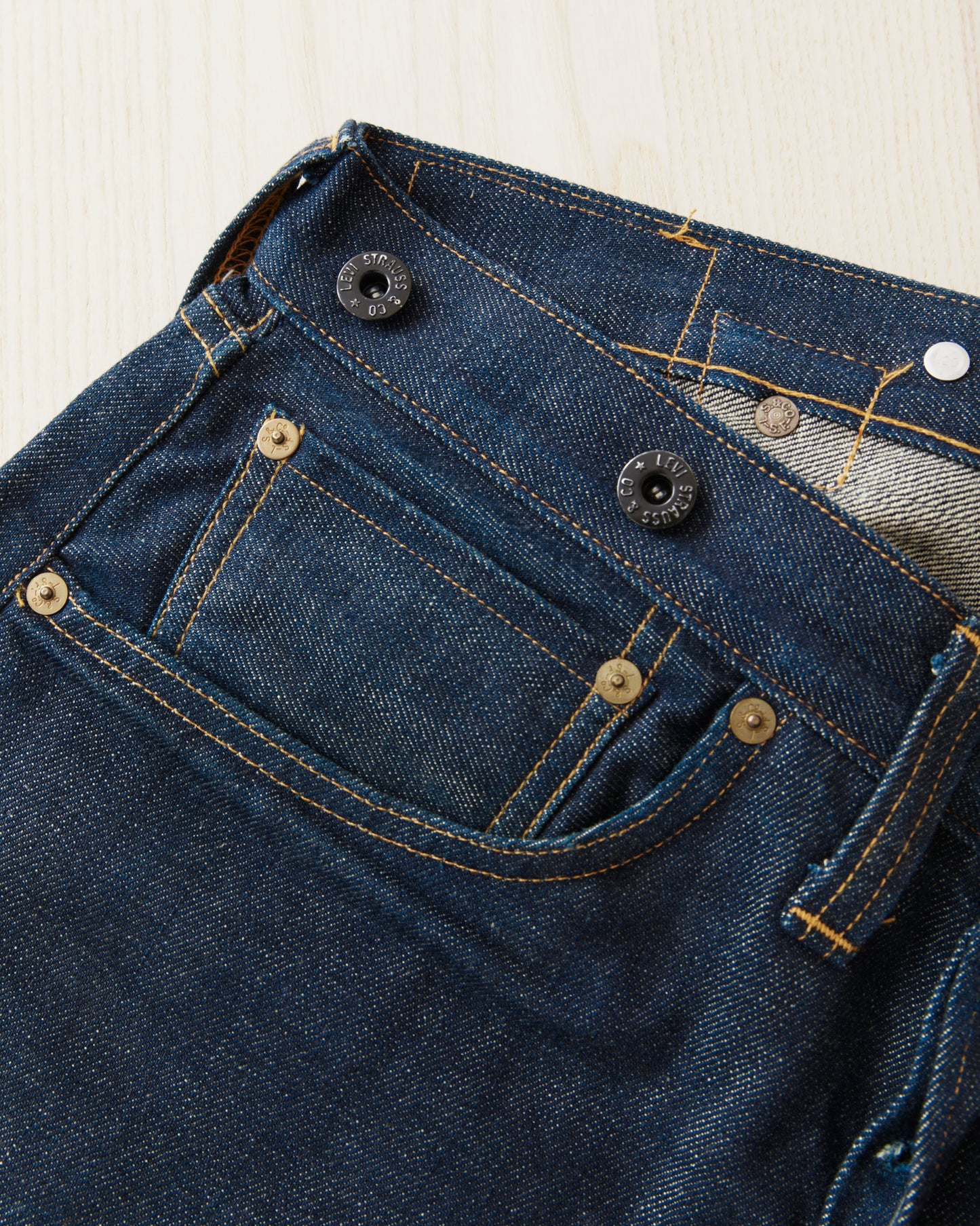 Second Hand LVC 201 Made in USA 555 Valencia Street Jeans W32/L34