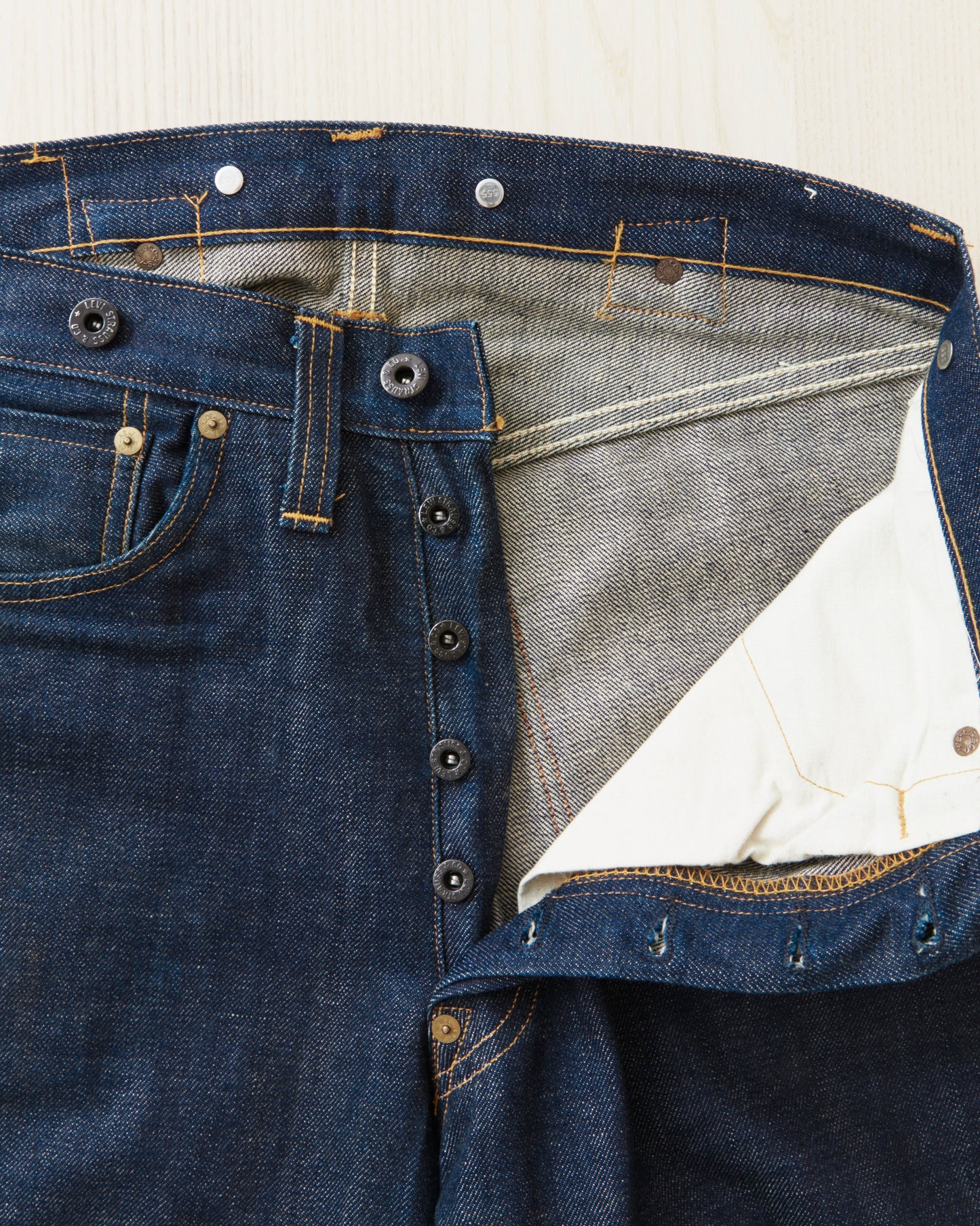Second Hand LVC 201 Made in USA 555 Valencia Street Jeans W32/L34