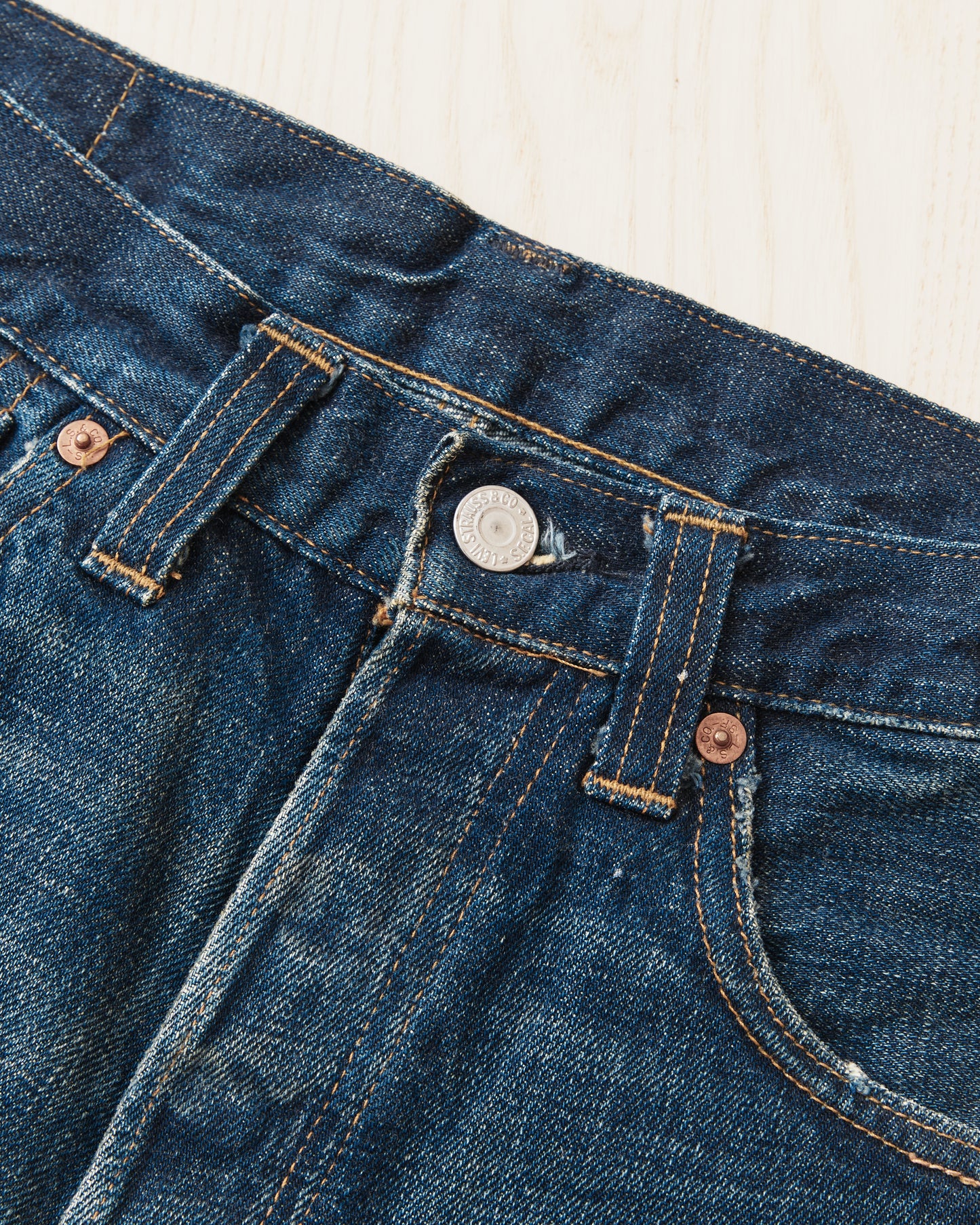 Second Hand LVC 1947 501XX Made in USA 555 Valencia Street Jeans W32/L34